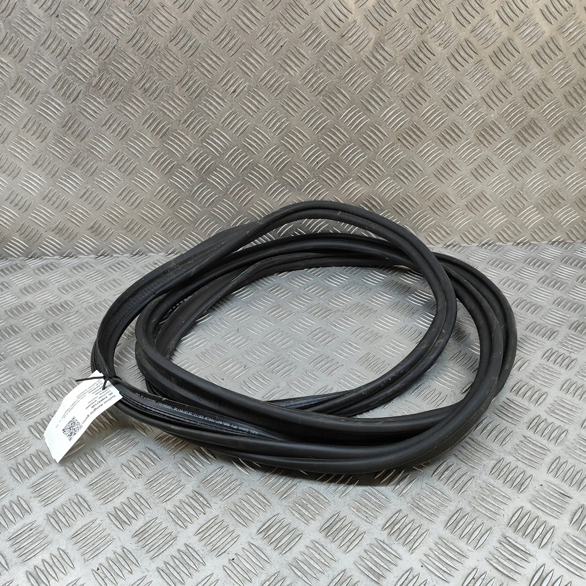 Audi A5 S5 18- Joint de hayon 8W8827705B image 3