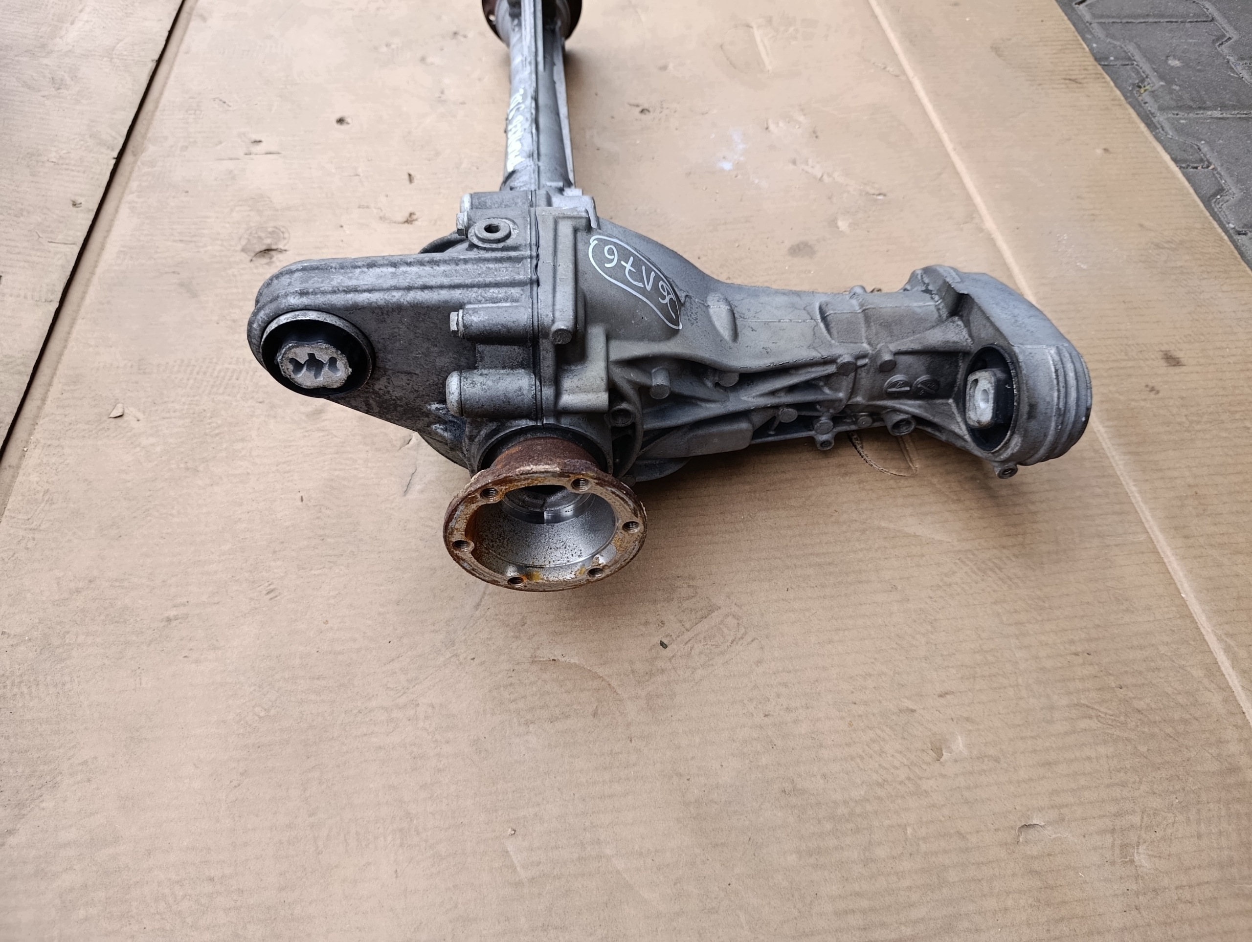 VW Touareg Etudifferentiaali 3.0 V6 TDI 2011 4460310089
