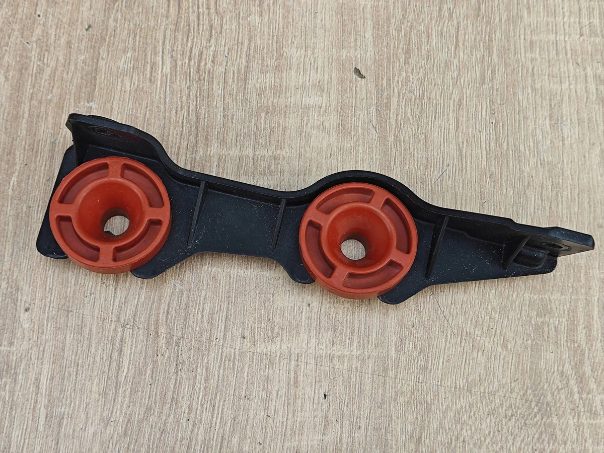 BMW G16 G30 rezonansorin kiinnike 8607951