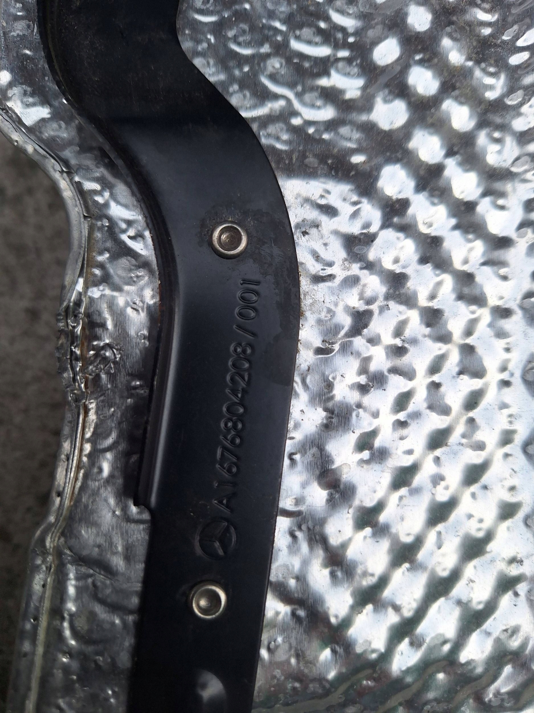 Pakoputken lämpösuoja Mercedes-Benz GLE W167 A1676820503 GENUINE 2019 image 2