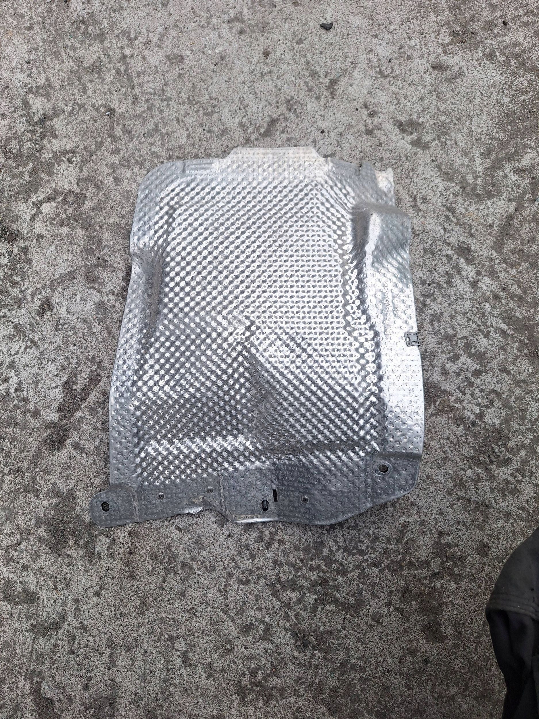 Pakoputken lämpösuoja Mercedes-Benz GLE W167 A1676820503 GENUINE 2019 image 3