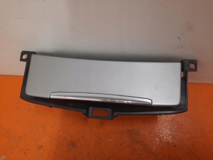 FORD MONDEO MK4 07-10 Tuhkakuppi 1138790A