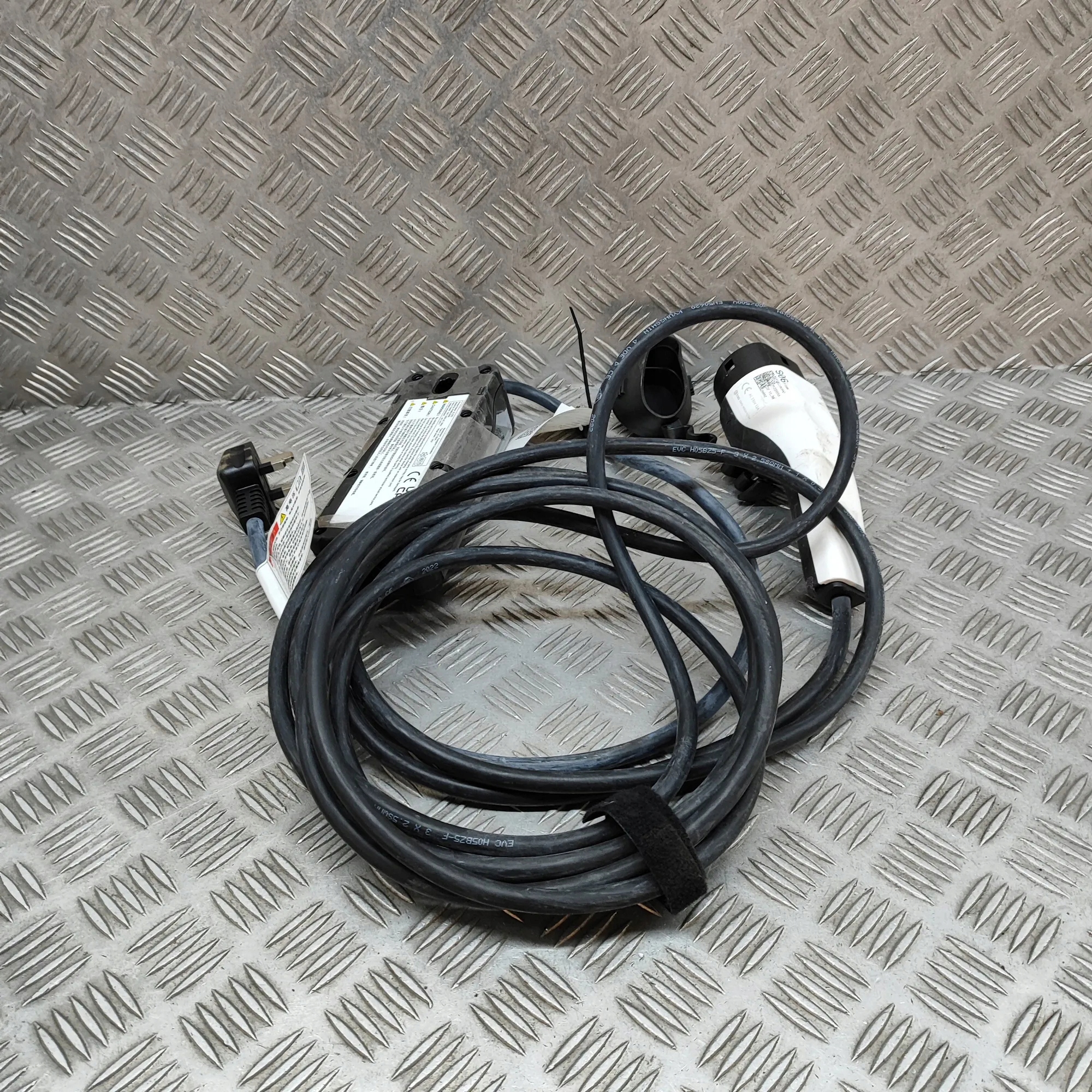 Hyundai Ioniq 5 akun latauskaapeli 91686GI060AD