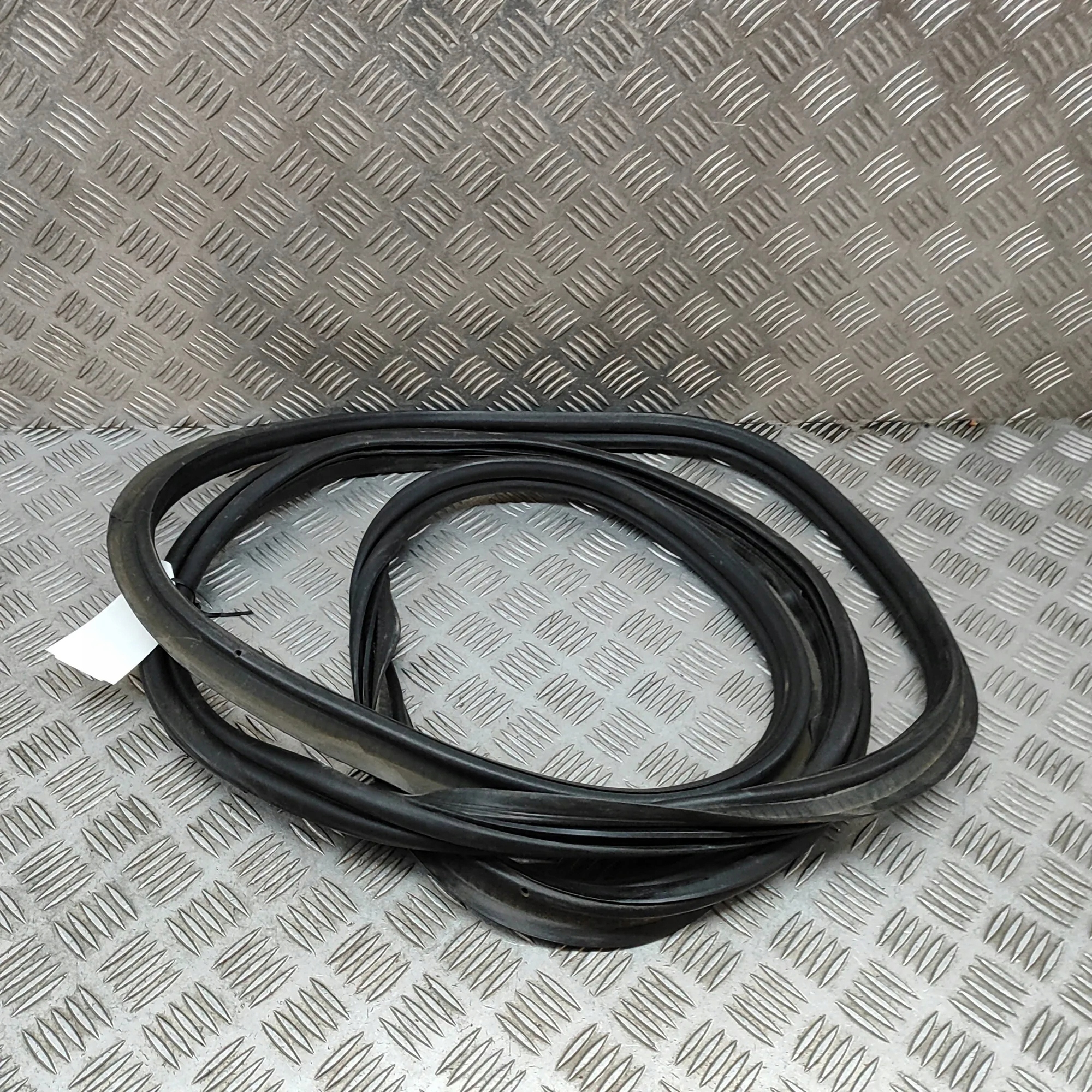 Dichtung Kofferraum Mercedes GL X166 A1667400378