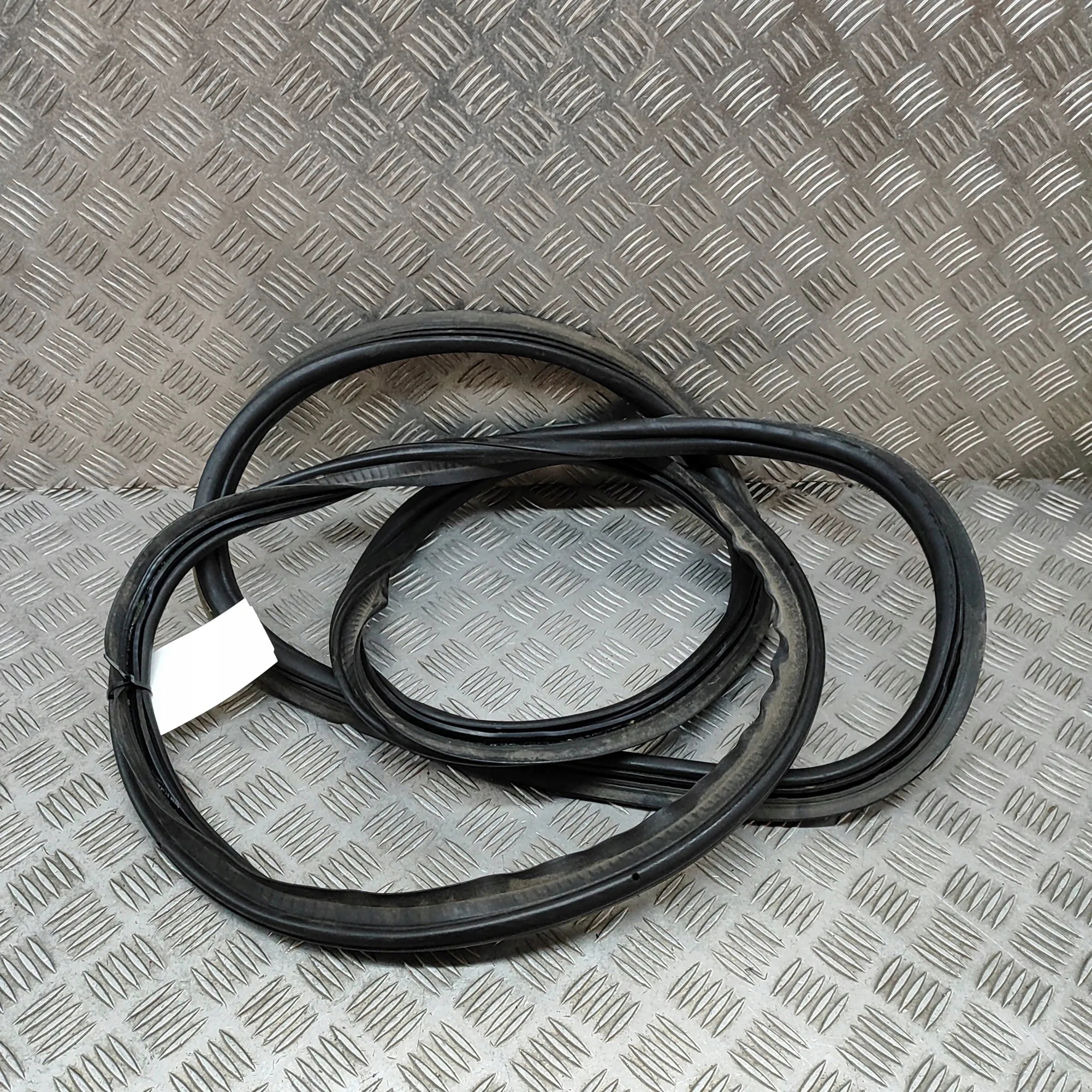 Sello Maletero Mercedes GL X166 A1667400378 image 3