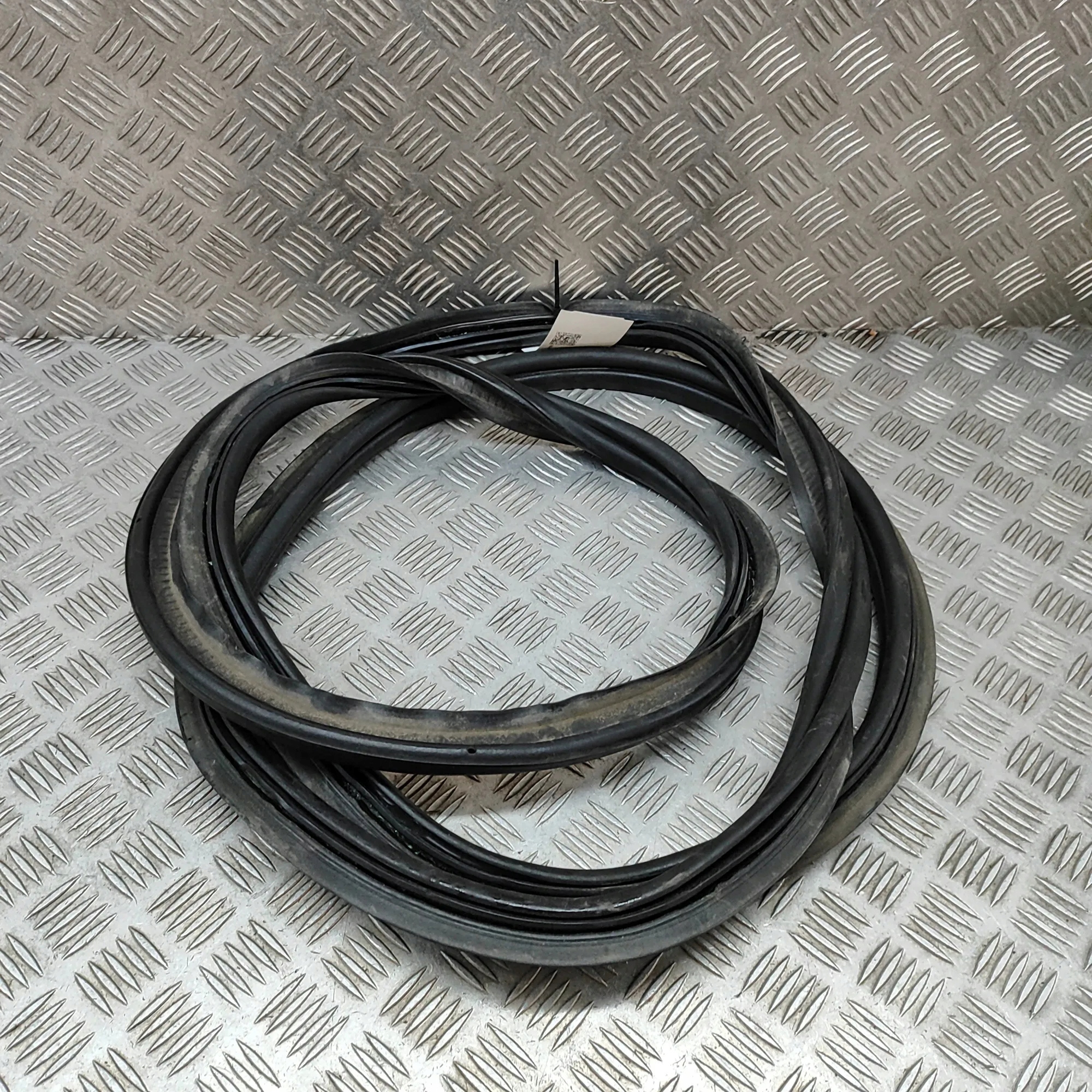 Sello Maletero Mercedes GL X166 A1667400378 image 4