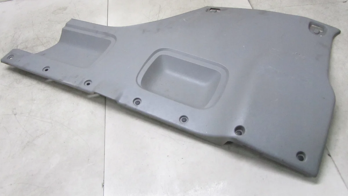 Takapaneelin verhoilu Renault Trafic Vivaro II 8200053235