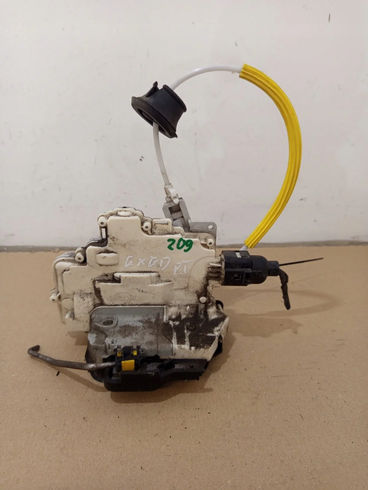 Fechadura Porta Traseira Direita Seat Exeo 7 pinos