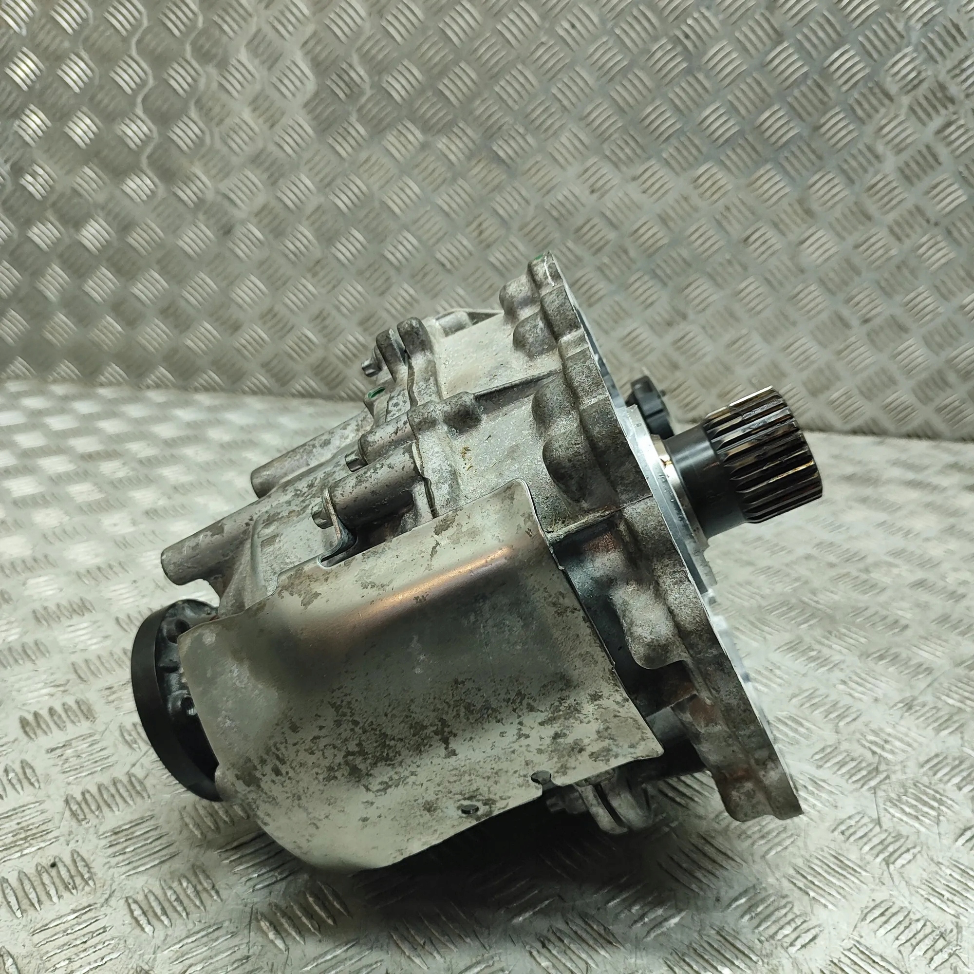 Reductor Mercedes-Benz GLE W167 A1679011303 Usado image 3