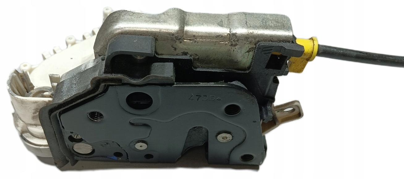 Oikea etuoven lukko Audi A3 8V Q2 8X2837016