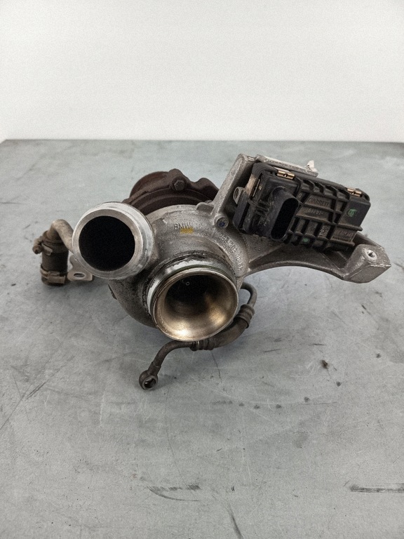 Turbo BMW 5 (F10) 258203 2.5L Diesel 2012 image 2