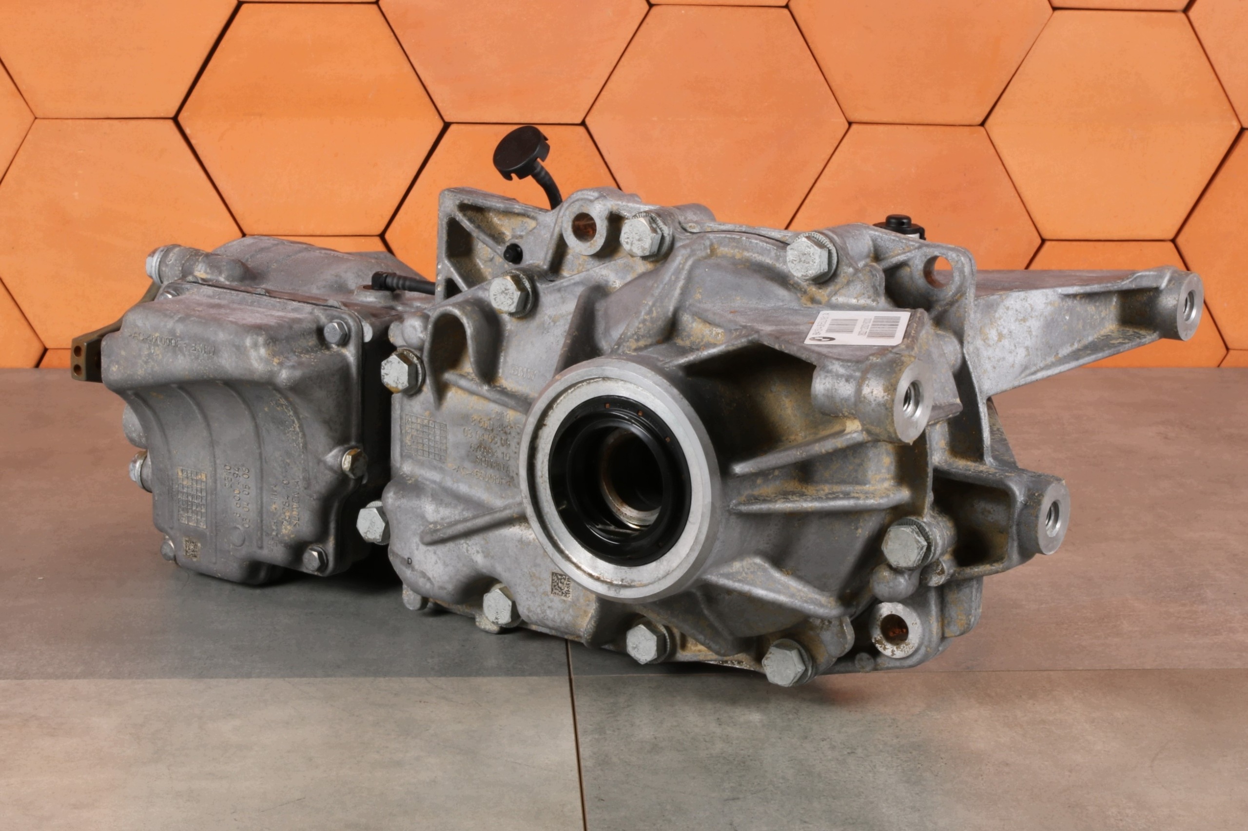 Taka-akselin tasauspyörästö BMW X1 F48 F49 8841514 1.74