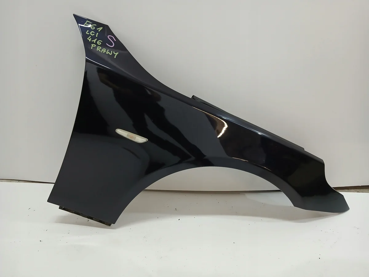 BMW E60 E61 Voorspatbord Rechts Gebruikt