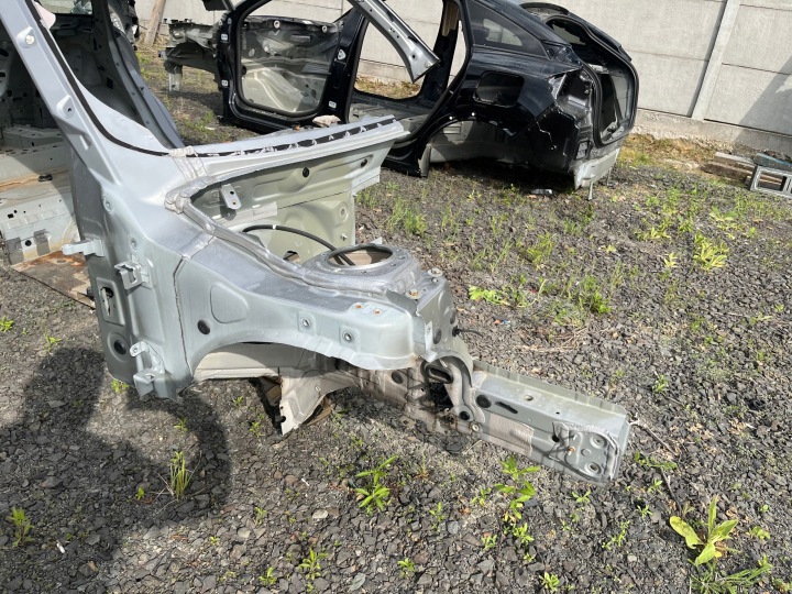 MINI COUNTRYMAN U25 2025r etusiipi oikea etuosa
