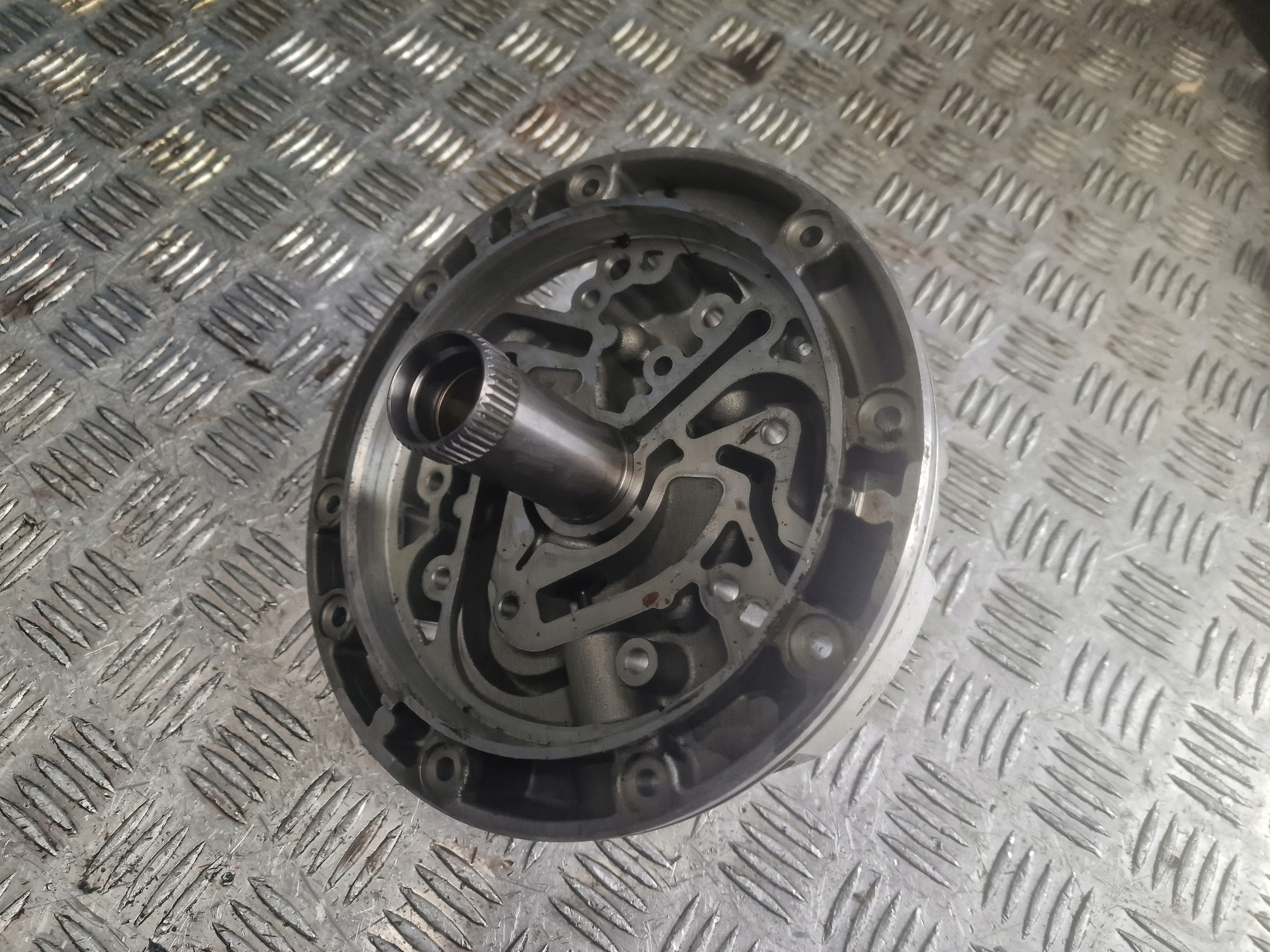 Moyeu de pompe à huile STATOR ZF 5HP19 1060310078 image 4