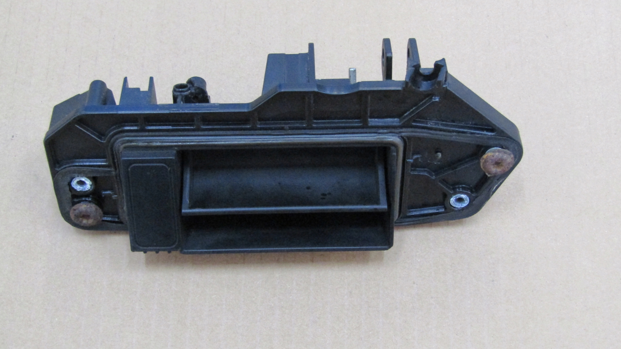 Mercedes-Benz E W211 Takaluukun ulkokahva A2117400693
