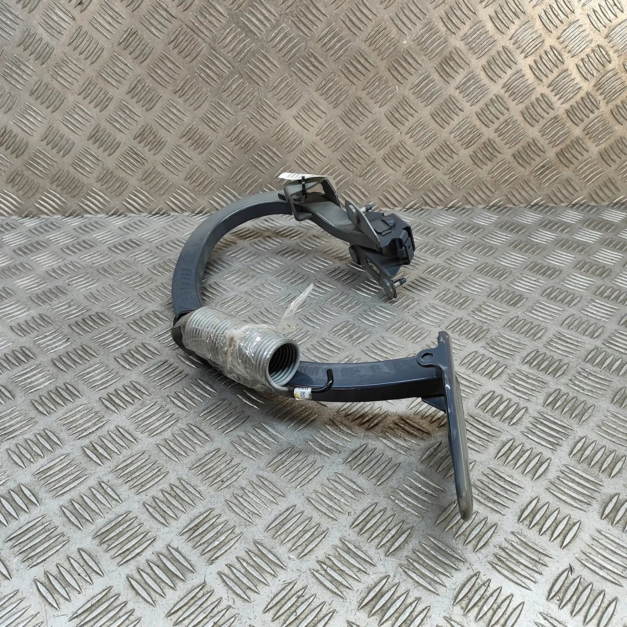 BMW 2 F44 218i saranan lukitus vasen image 3