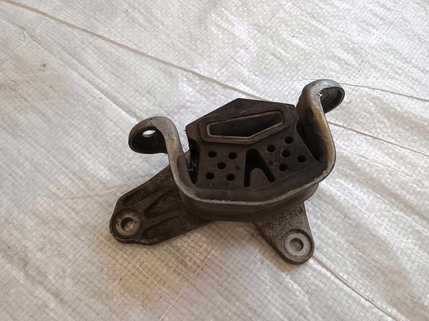 Moottorin alusvasara VW T6 Lift T6.1 7E0399151A image 2