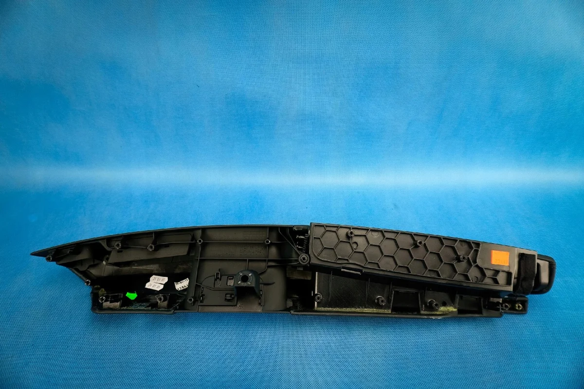 Bracciolo Audi A8 S8 4H 4H1867165E image 6