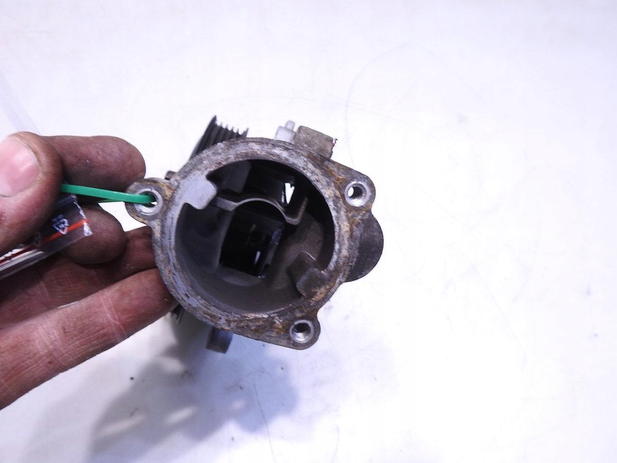Pompe à eau Opel Corsa D 1.2 B 90531737 image 5