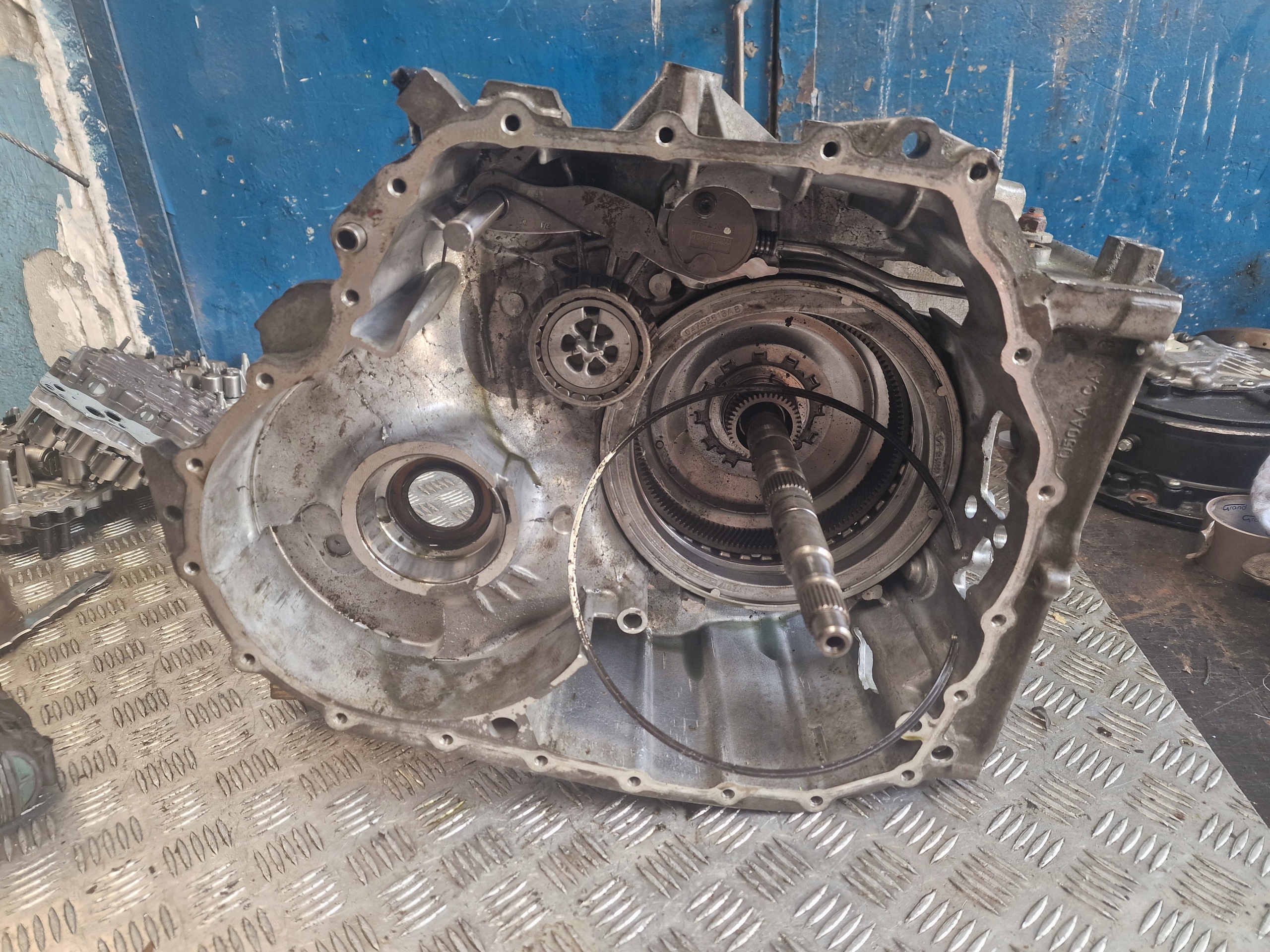 Taka-akselin kotelo 948TE 9HP48 CHRYSLER PACIFICA 3.6 p68311996aa osat image 2