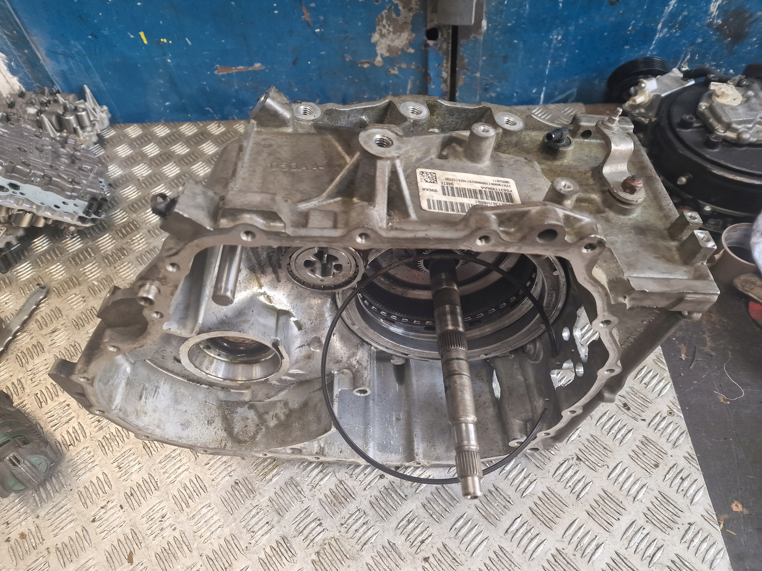 Taka-akselin kotelo 948TE 9HP48 CHRYSLER PACIFICA 3.6 p68311996aa osat