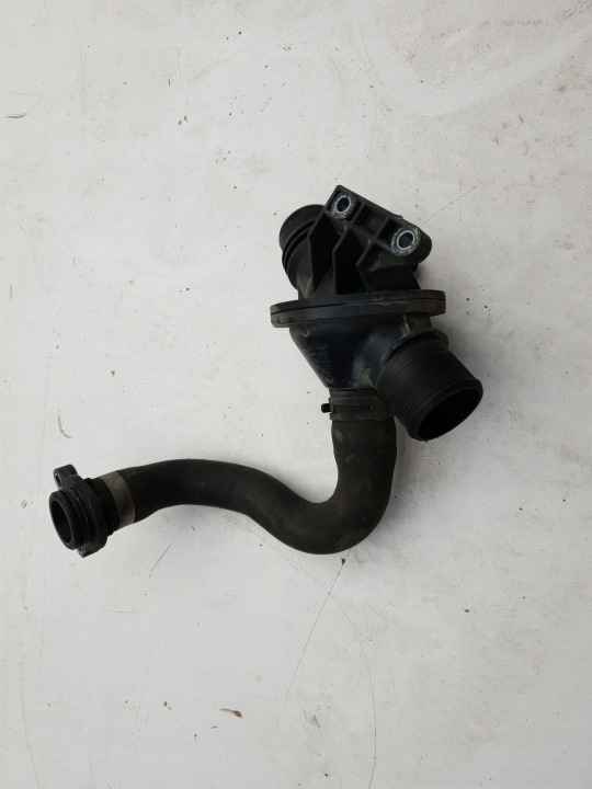 BMW 2 F22 F23 termostaatin kotelo 7603514