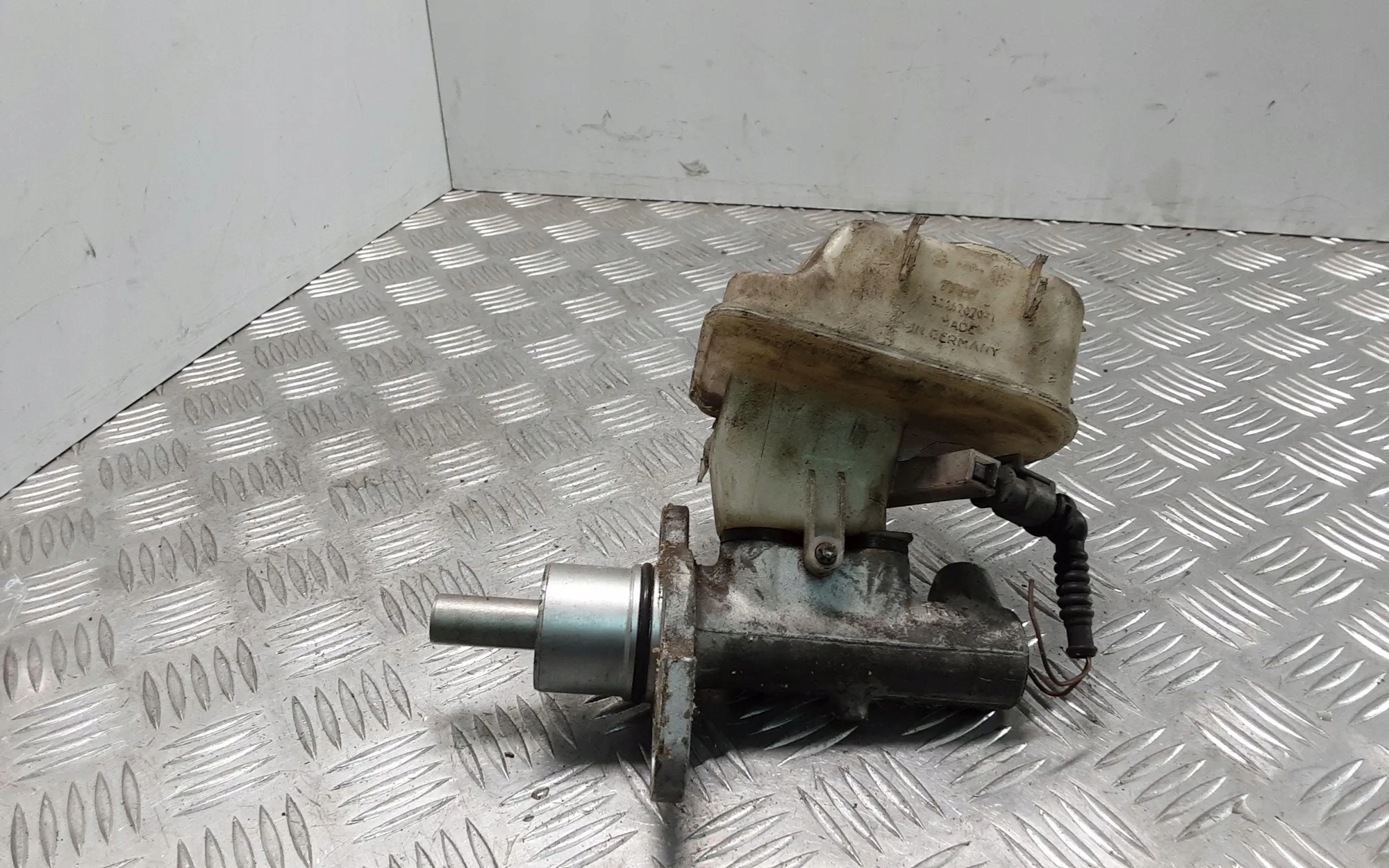 Cylindre de roue OPEL VECTRA B 32067070 image 2