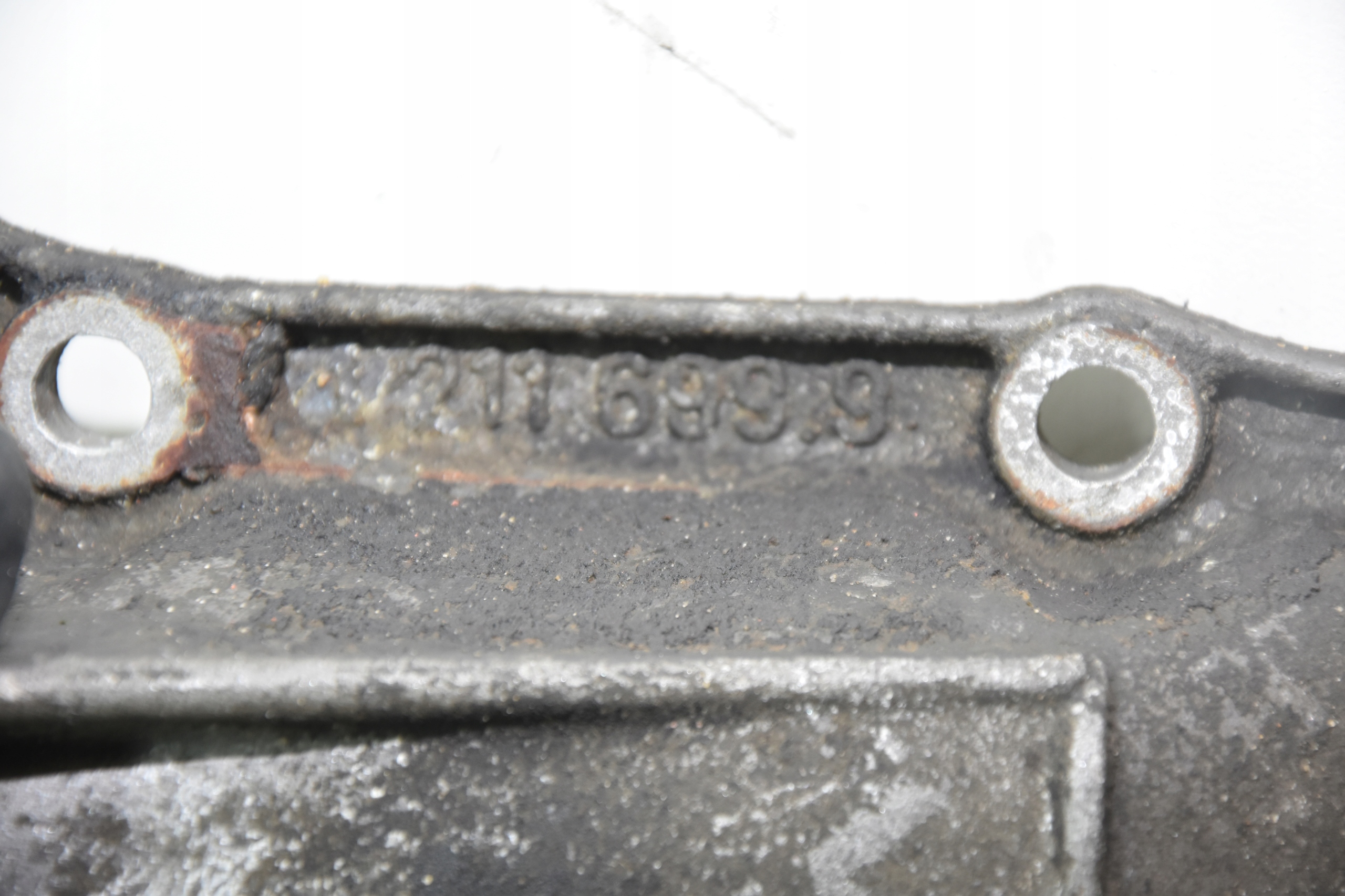 BMW E32 E34 TYP188 1211699 tasauspyörästön kansi