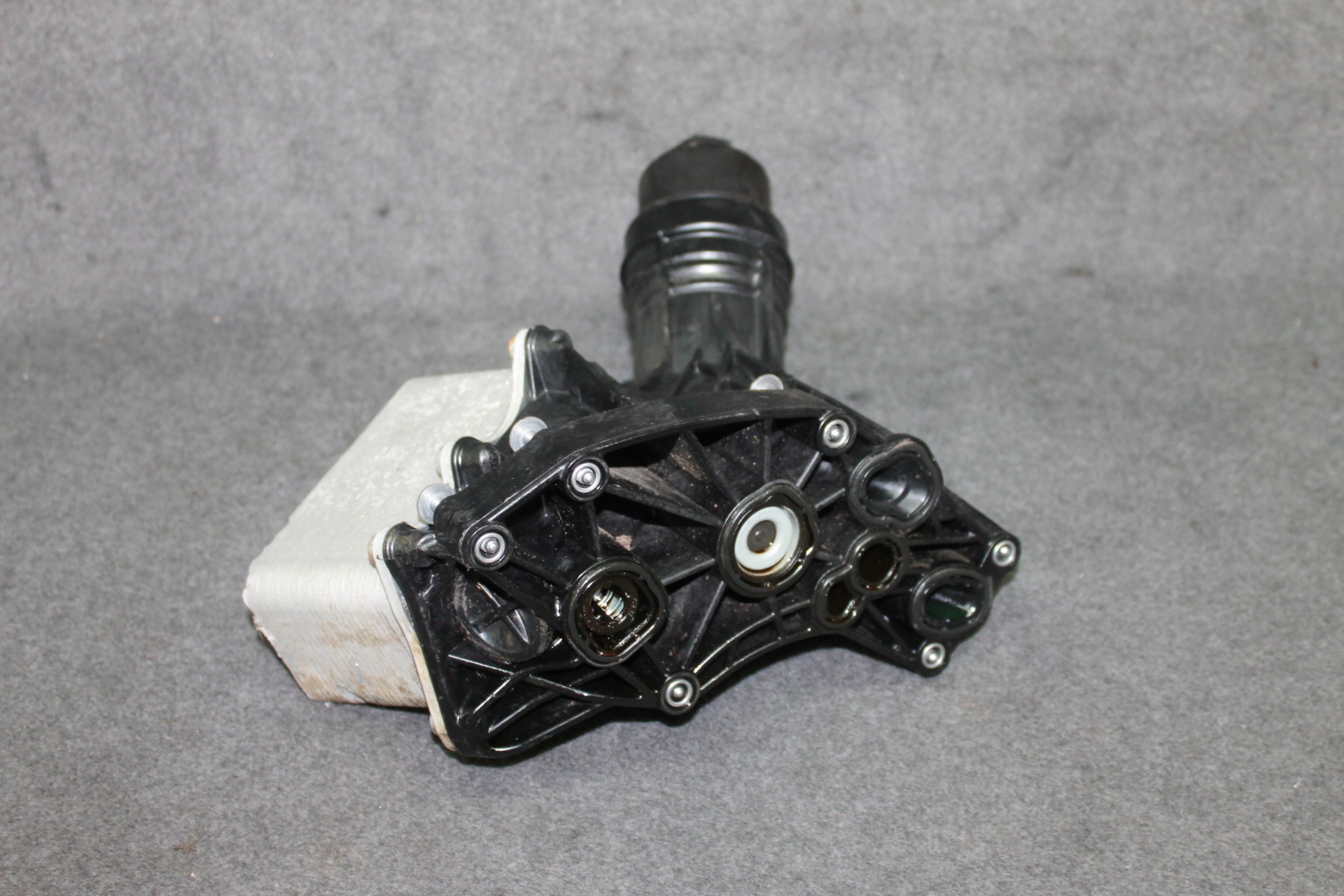 Base do Filtro de Óleo BMW 8482015 Usada image 4