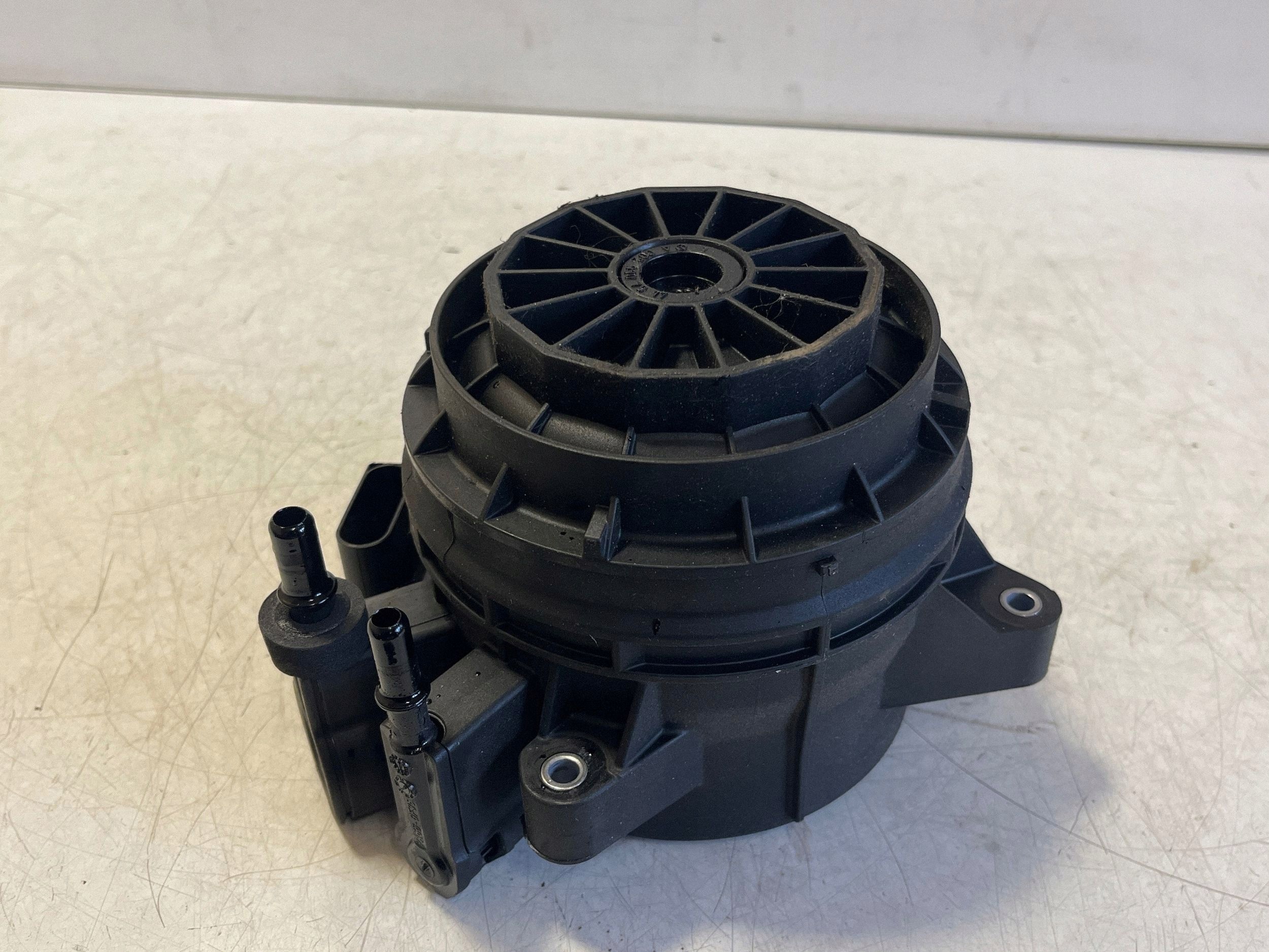 Mercedes W118 W177 W247 Polttoainepumppu Koho A6540902300 image 2