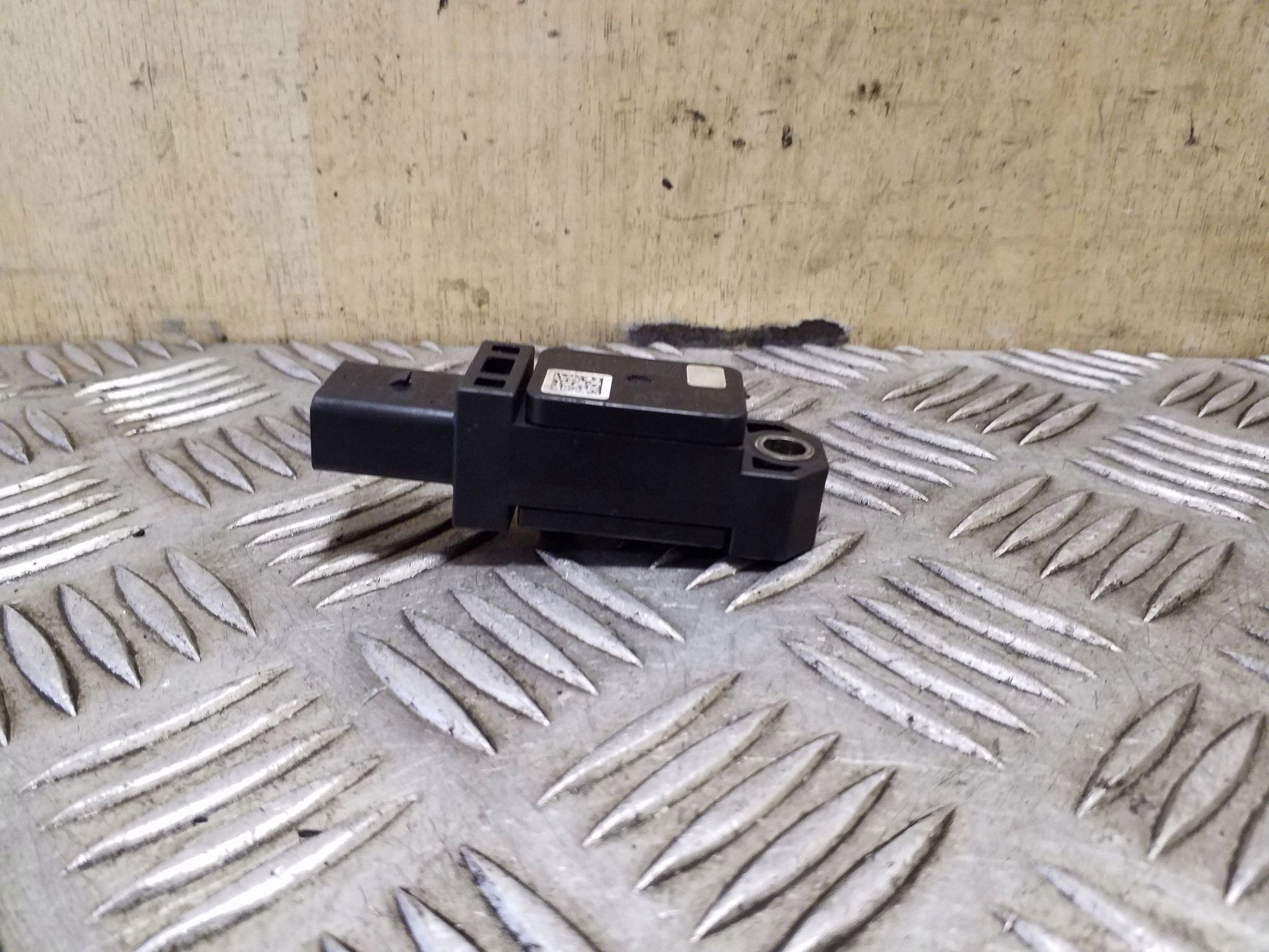 Abgastemperatursensor Skoda Superb III 04L906051 image 3