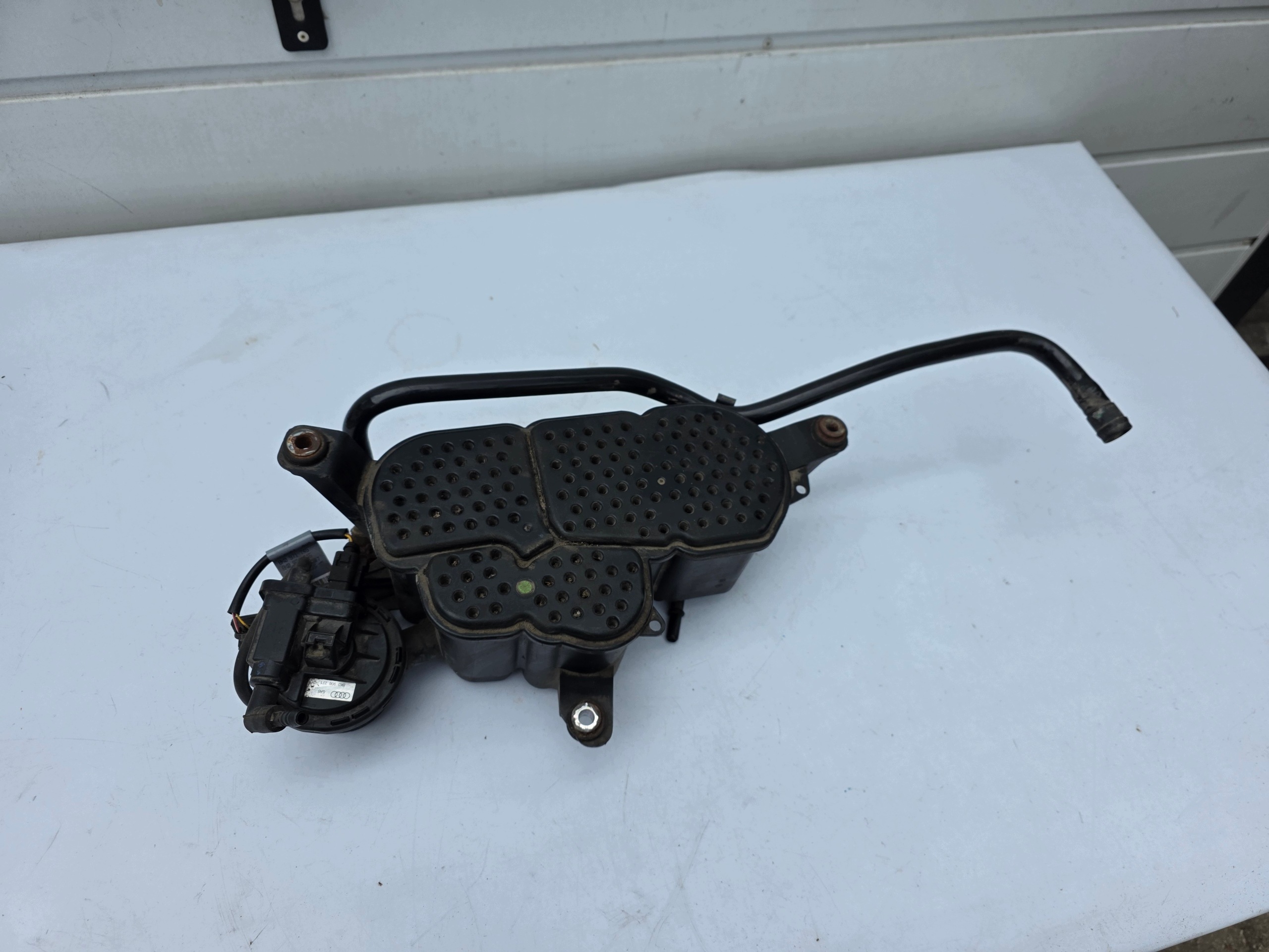 Täydellinen hiilisuodatin Porsche Macan 8K0201801C