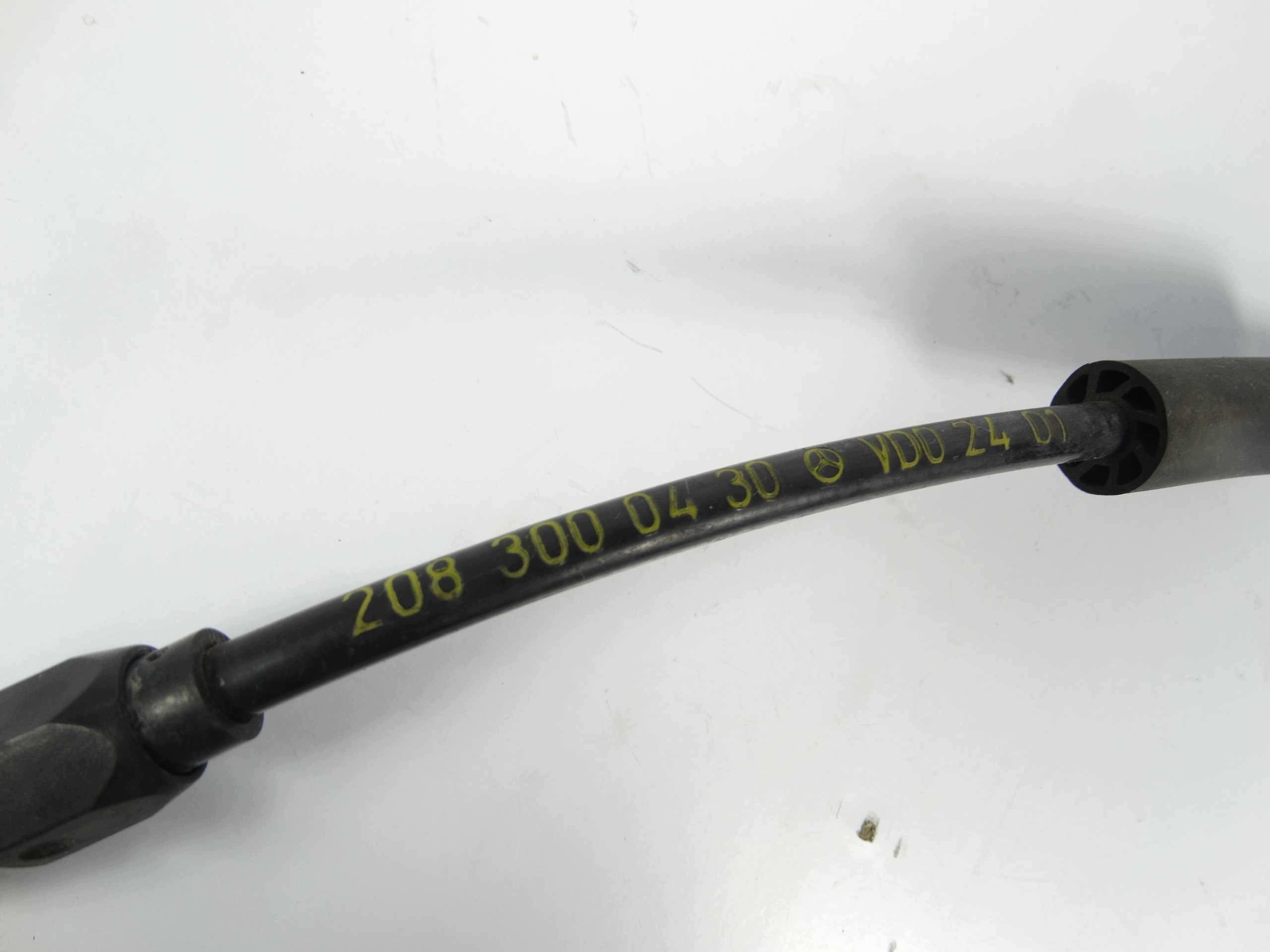 Mercedes W202 W208 Gaskabel A2083000430 image 4