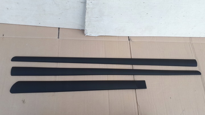 Toyota Yaris I 98-05 ovilista vasen oikea etu vasen taka 3kpl