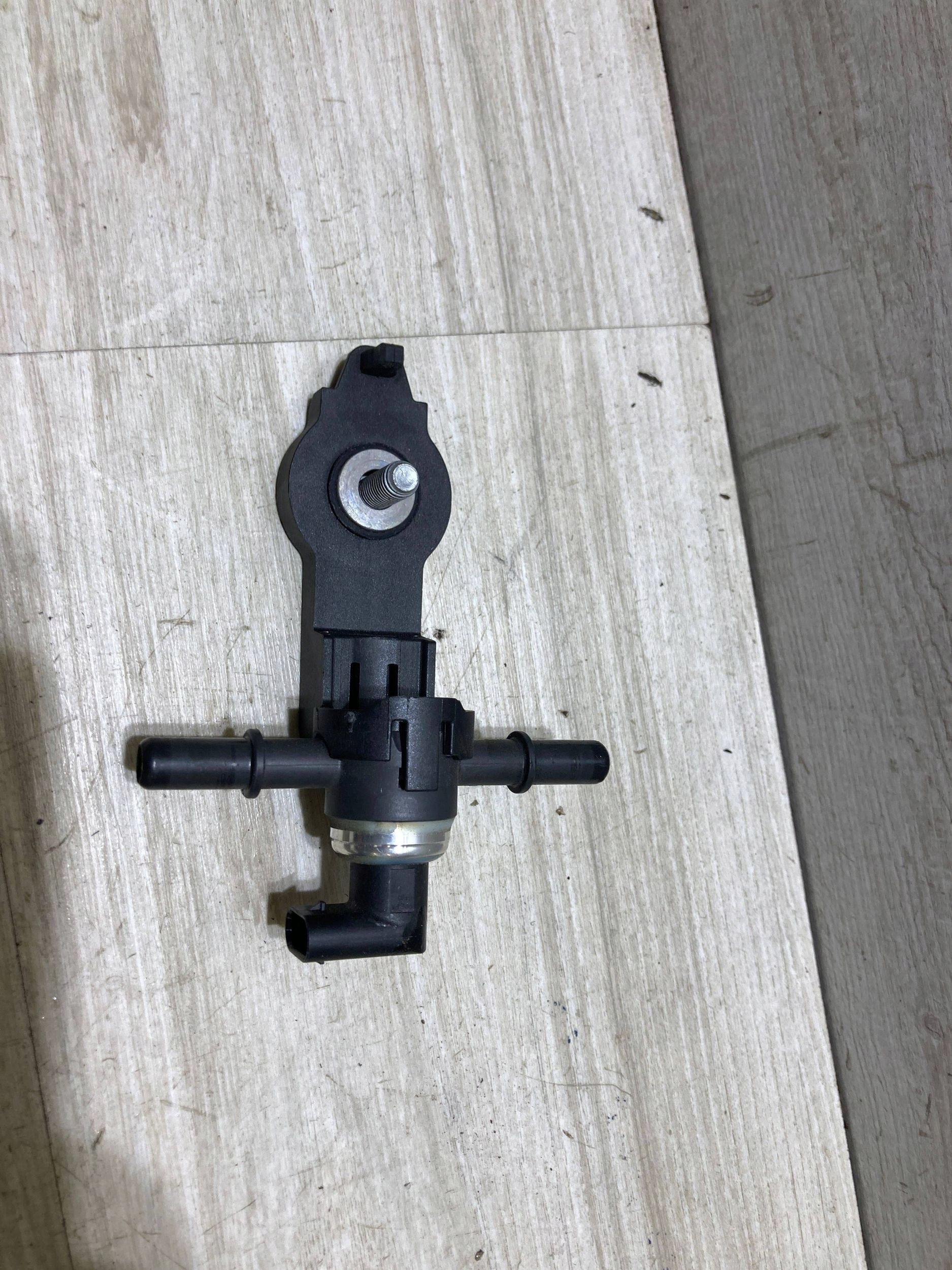 BMW 1 F70 2025 Bränslesensor 1.5 b OEM 9455451 image 2