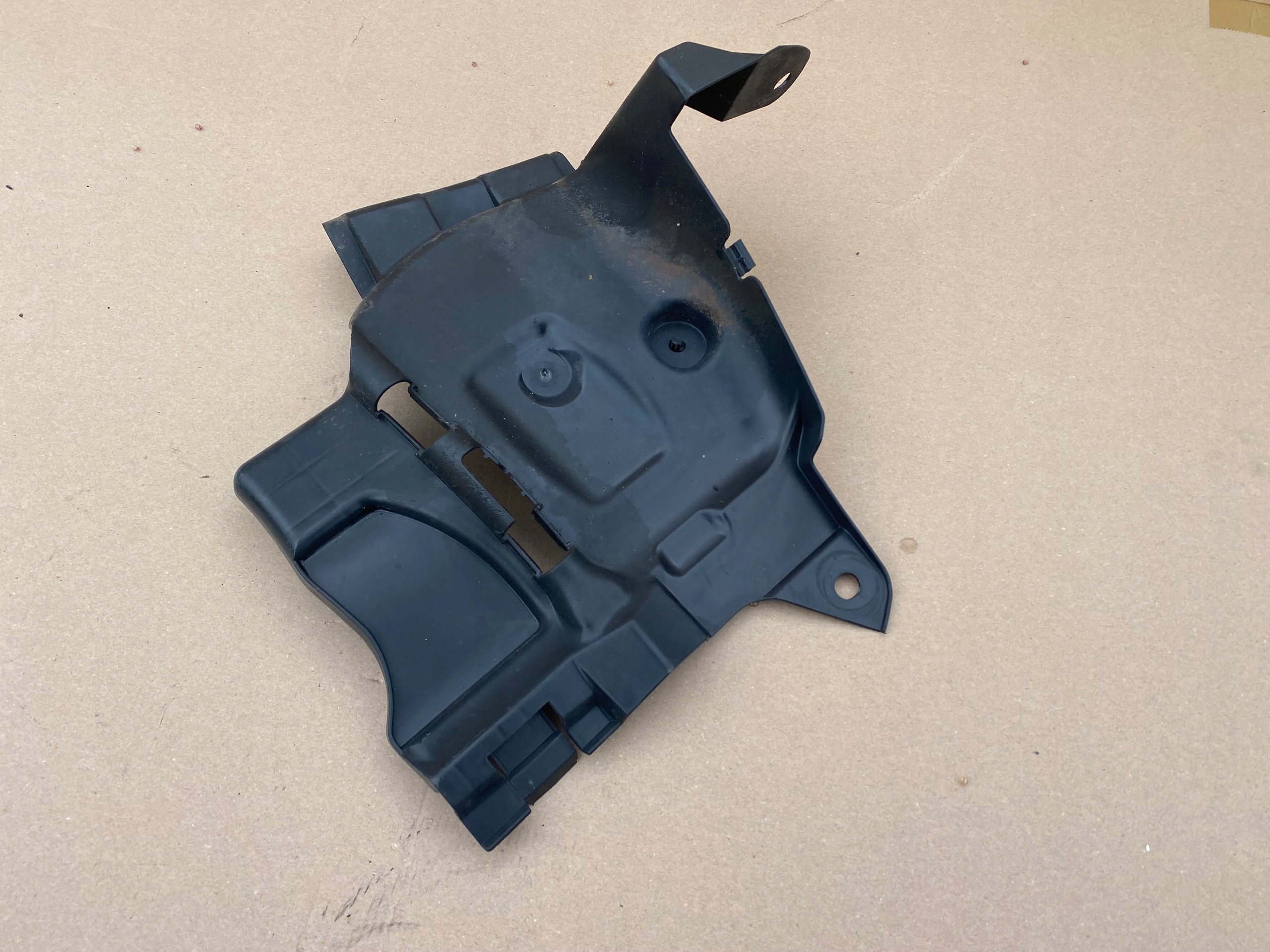 Motorplåt vänster Dacia Sandero II 12-20 638312139R