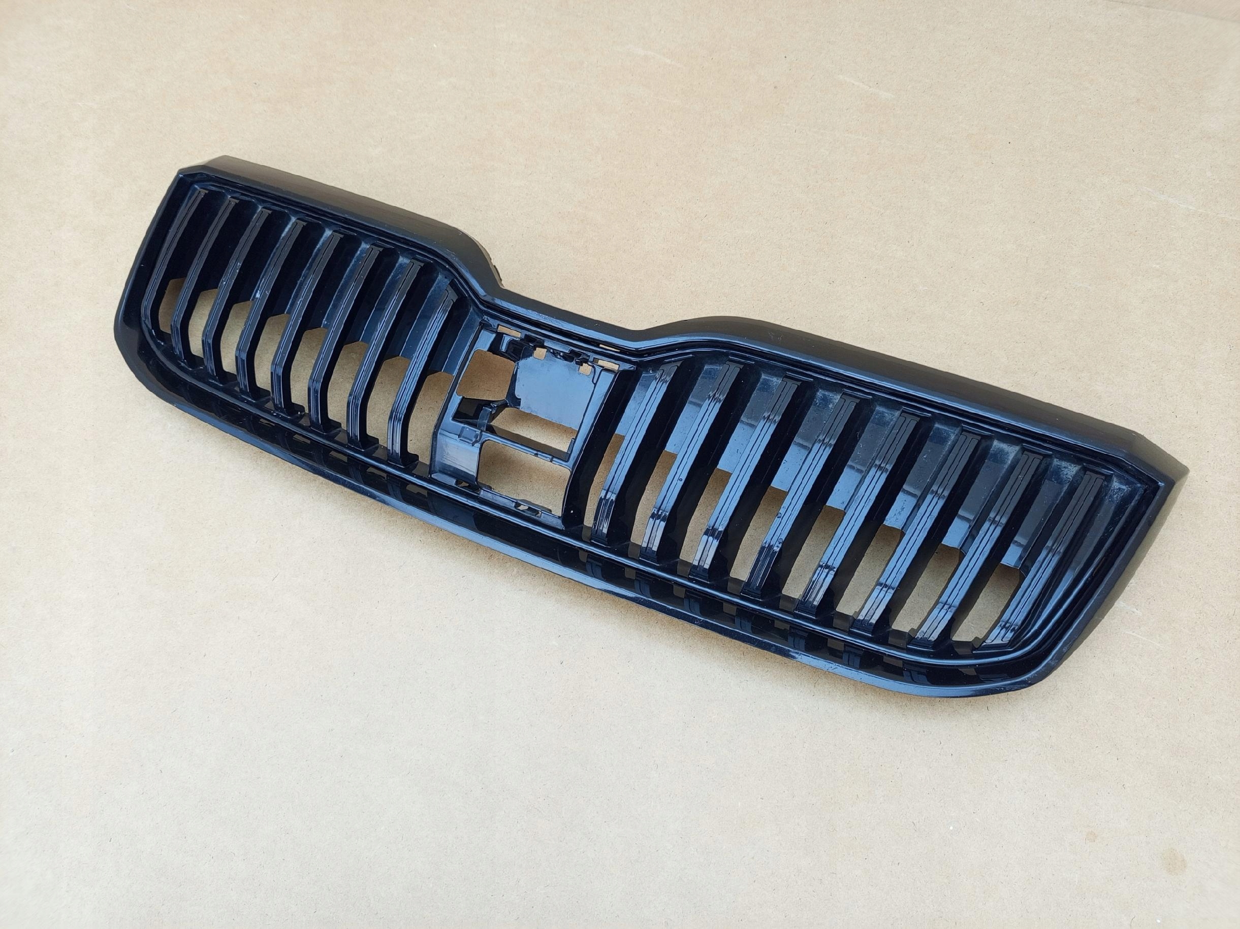 SKODA SUPERB III 3 3V LIFT 19- KÜHLERGRILL VORNE 3V0853653G image 4