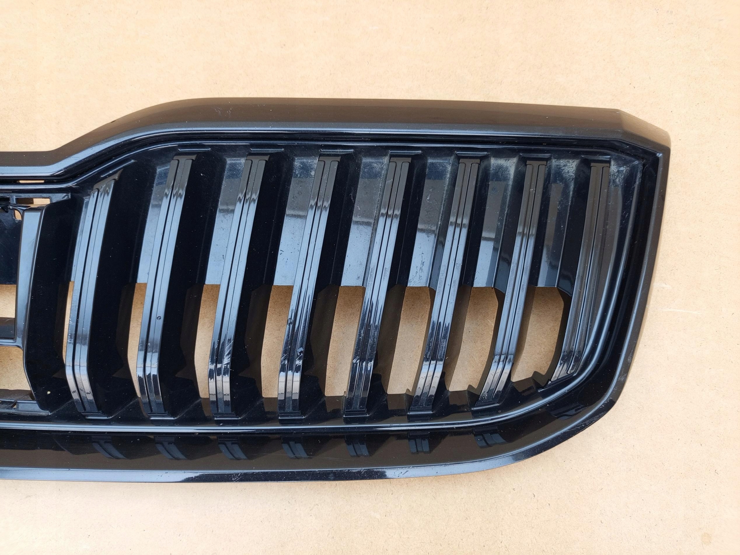 SKODA SUPERB III 3 3V LIFT 19- KÜHLERGRILL VORNE 3V0853653G image 6