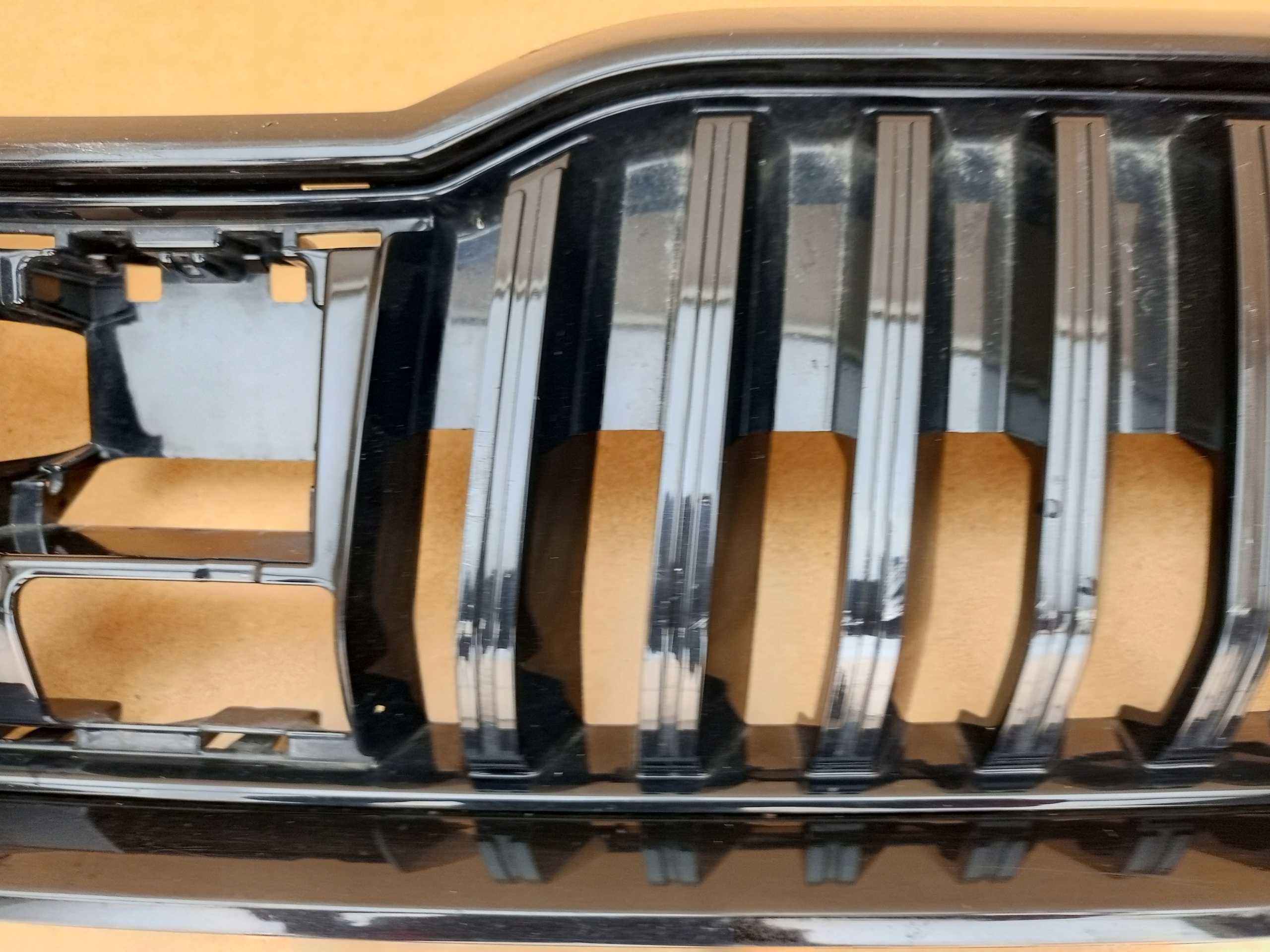 SKODA SUPERB III 3 3V LIFT 19- KÜHLERGRILL VORNE 3V0853653G image 9