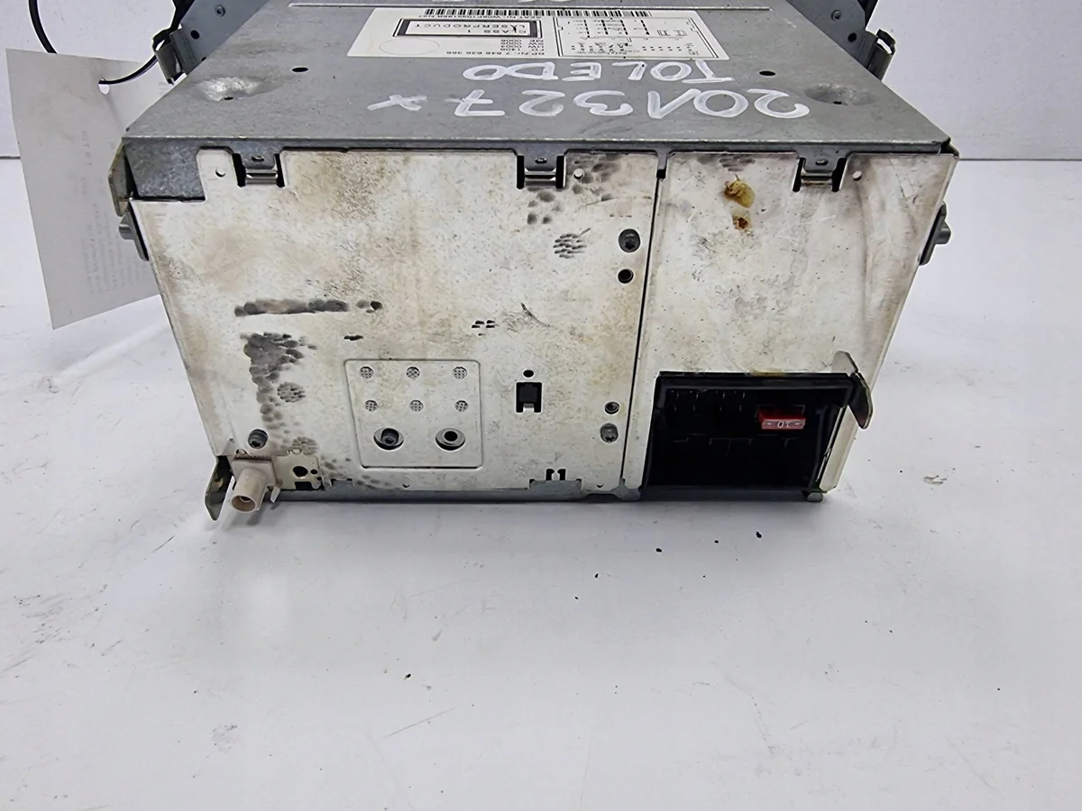 Radio SEAT Altea XL 5P1035186B Usado image 3