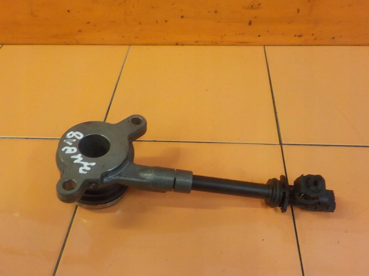 Kupplungsnehmerzylinder 2.0 DCI M9R780 image 3