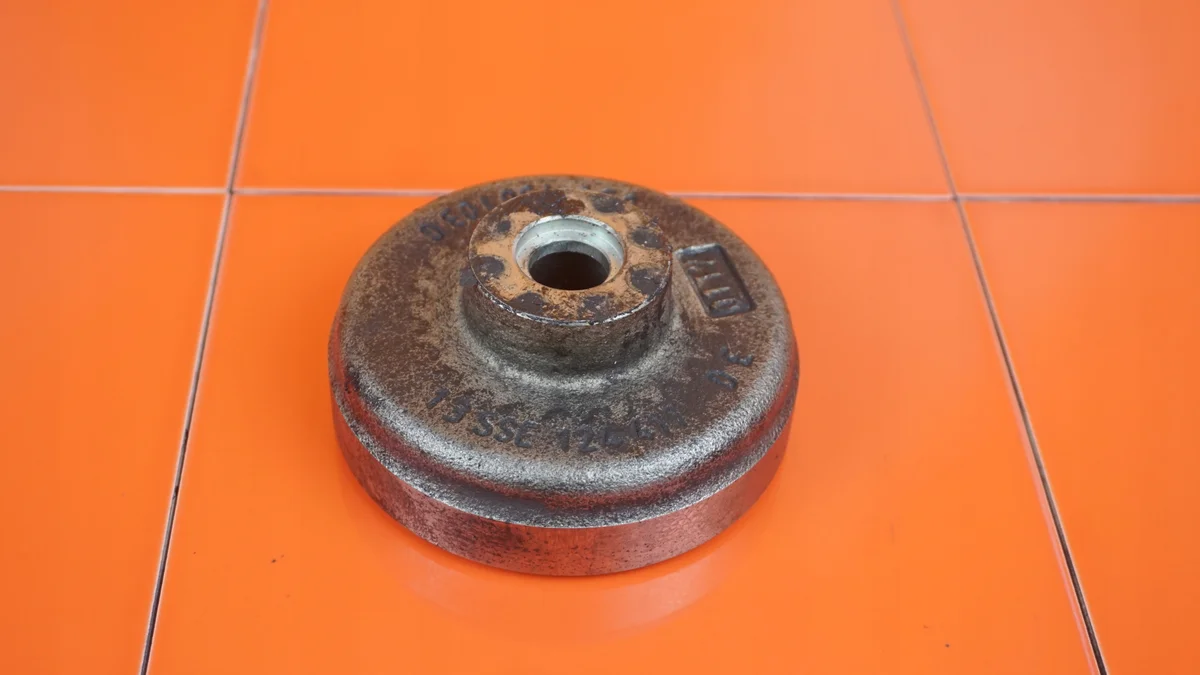 Audi Q7 3.0 TDI 2009 Fuel Pump Gear 059130103G image 3