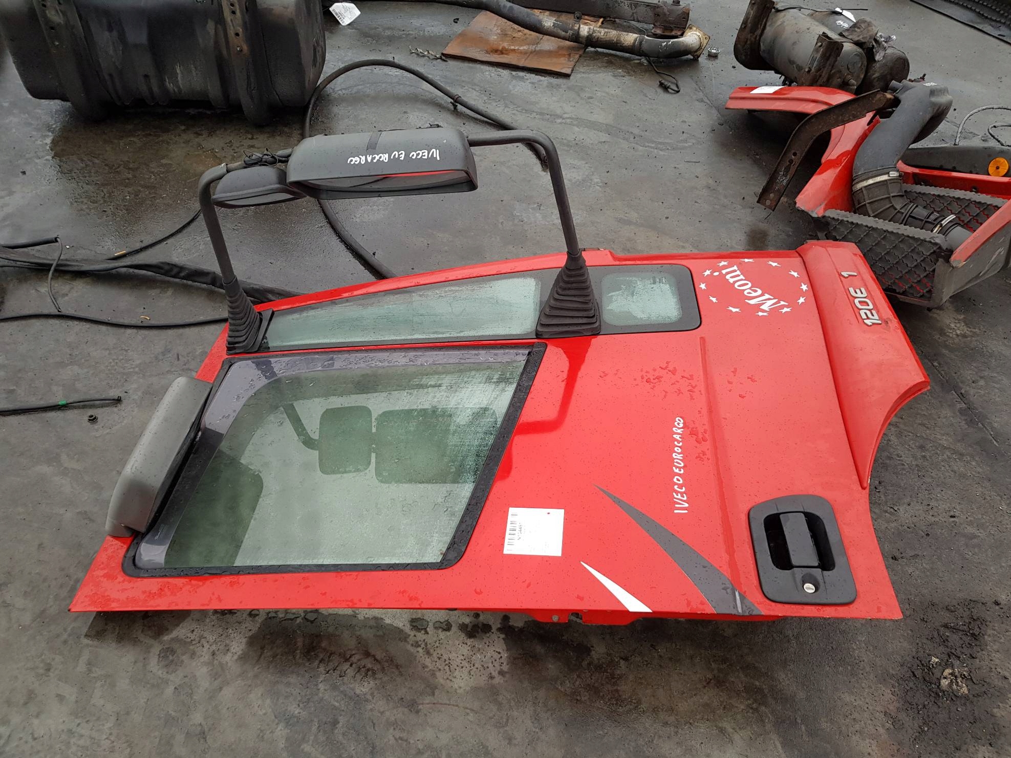 Puerta delantera derecha roja Iveco Eurocargo ML 120E21 image 5