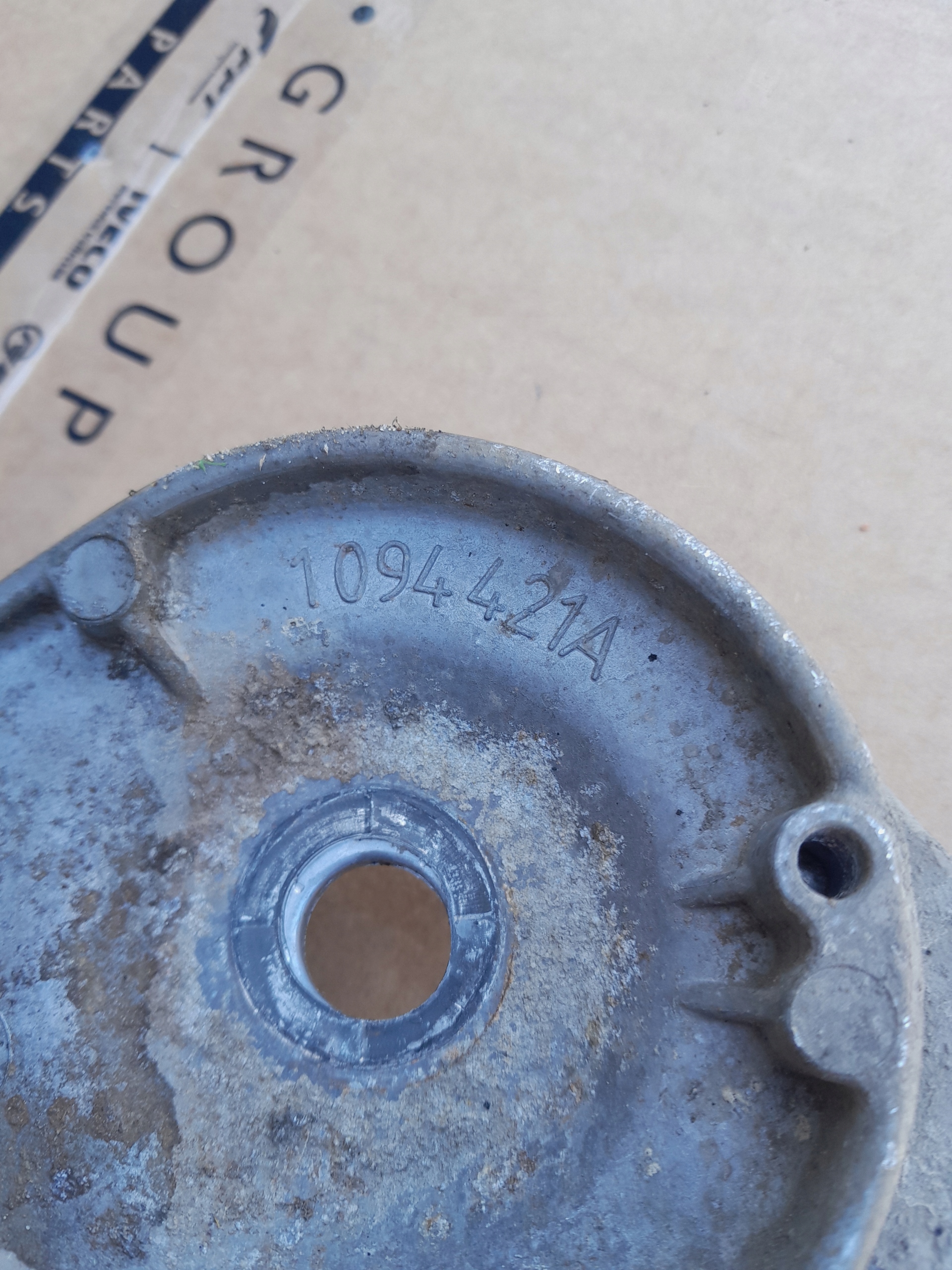 BMW E46 Support de fixation poutre arrière image 5