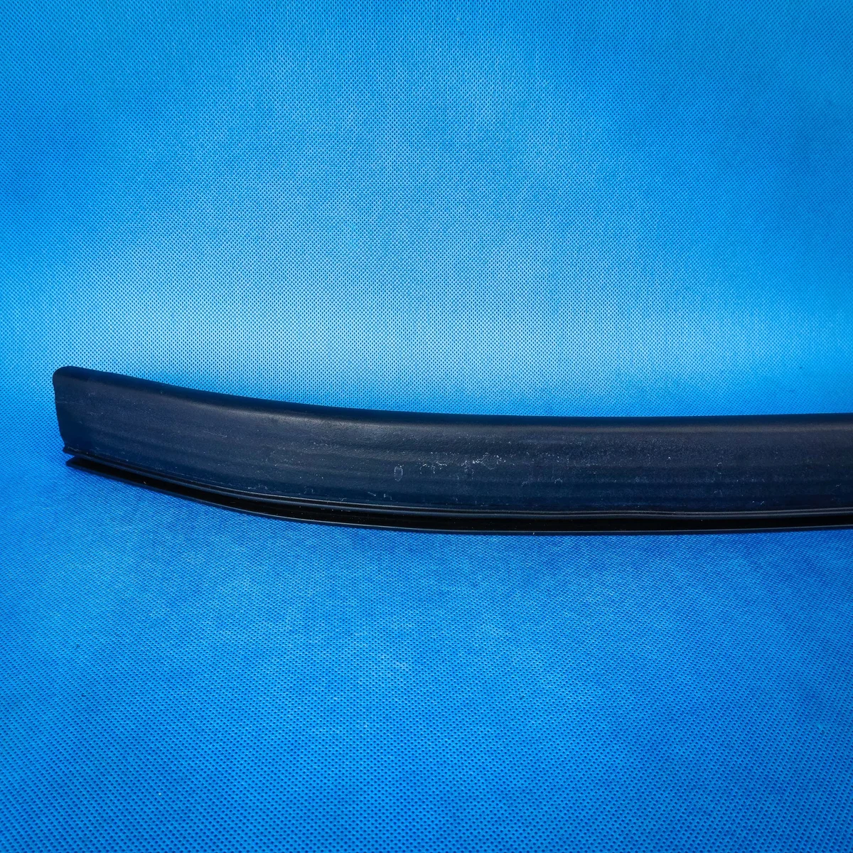 Junta capó BMW X5 G05 Usada OEM 51767418184 image 6