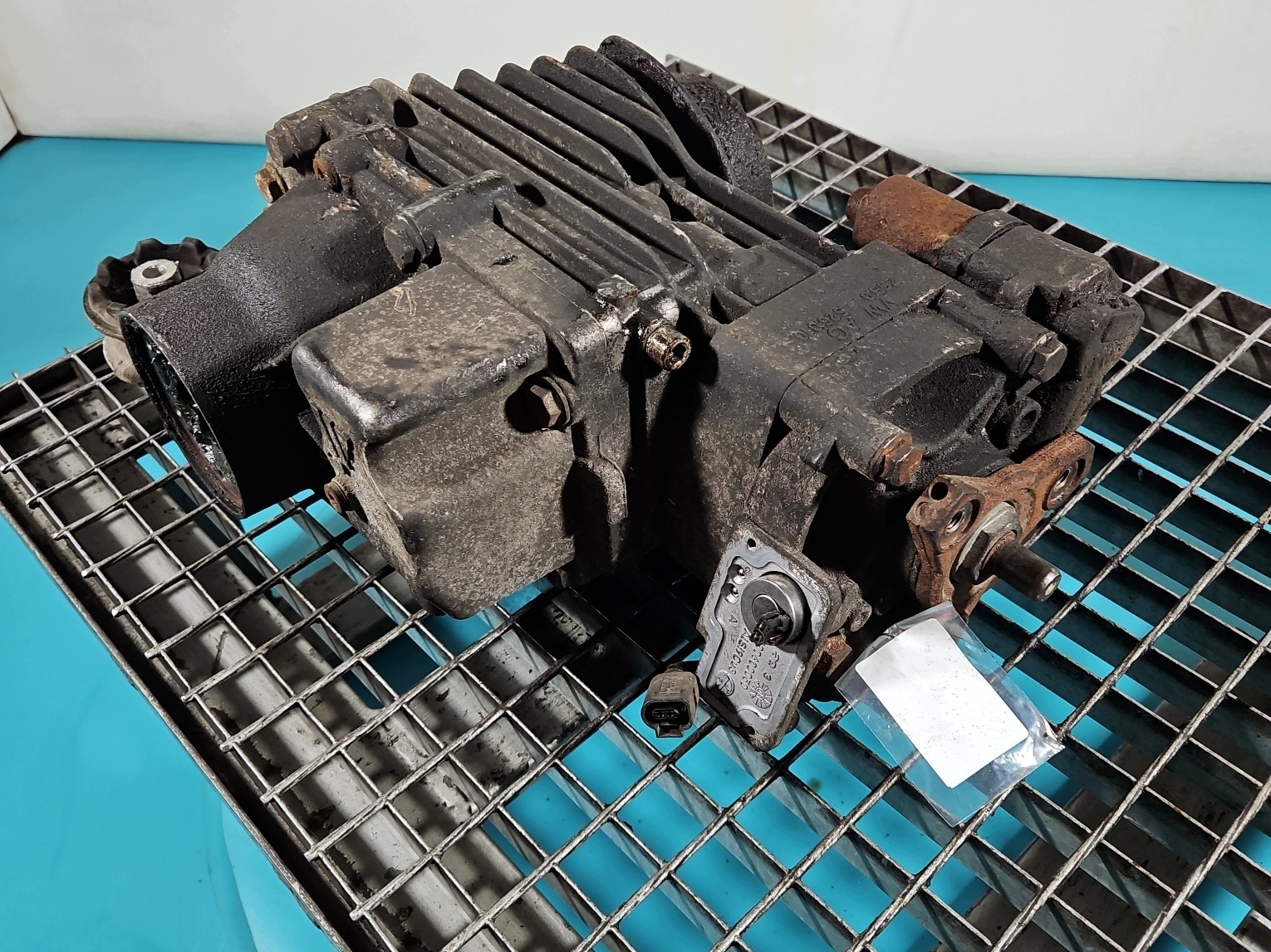 Achterdifferentieel VW Tiguan I 2.0 TDI 0AY525010B image 2