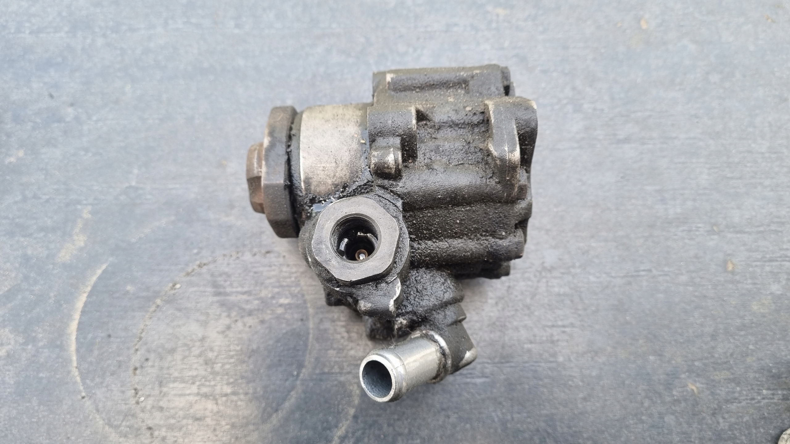 VW T4 1.9 D/TD Pompe direction assistée 701422155E image 2