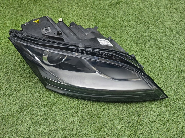 Oikea ajovalo Audi TT RS Xenon LED 8J0941030AJ