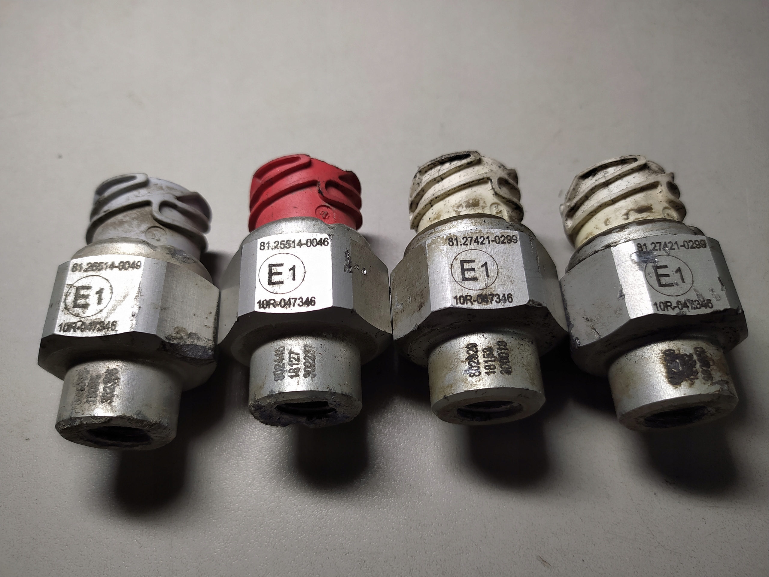 MAN TGX 2018 E6 Drukschakelaar Sensor OEM 81274210299 image 2